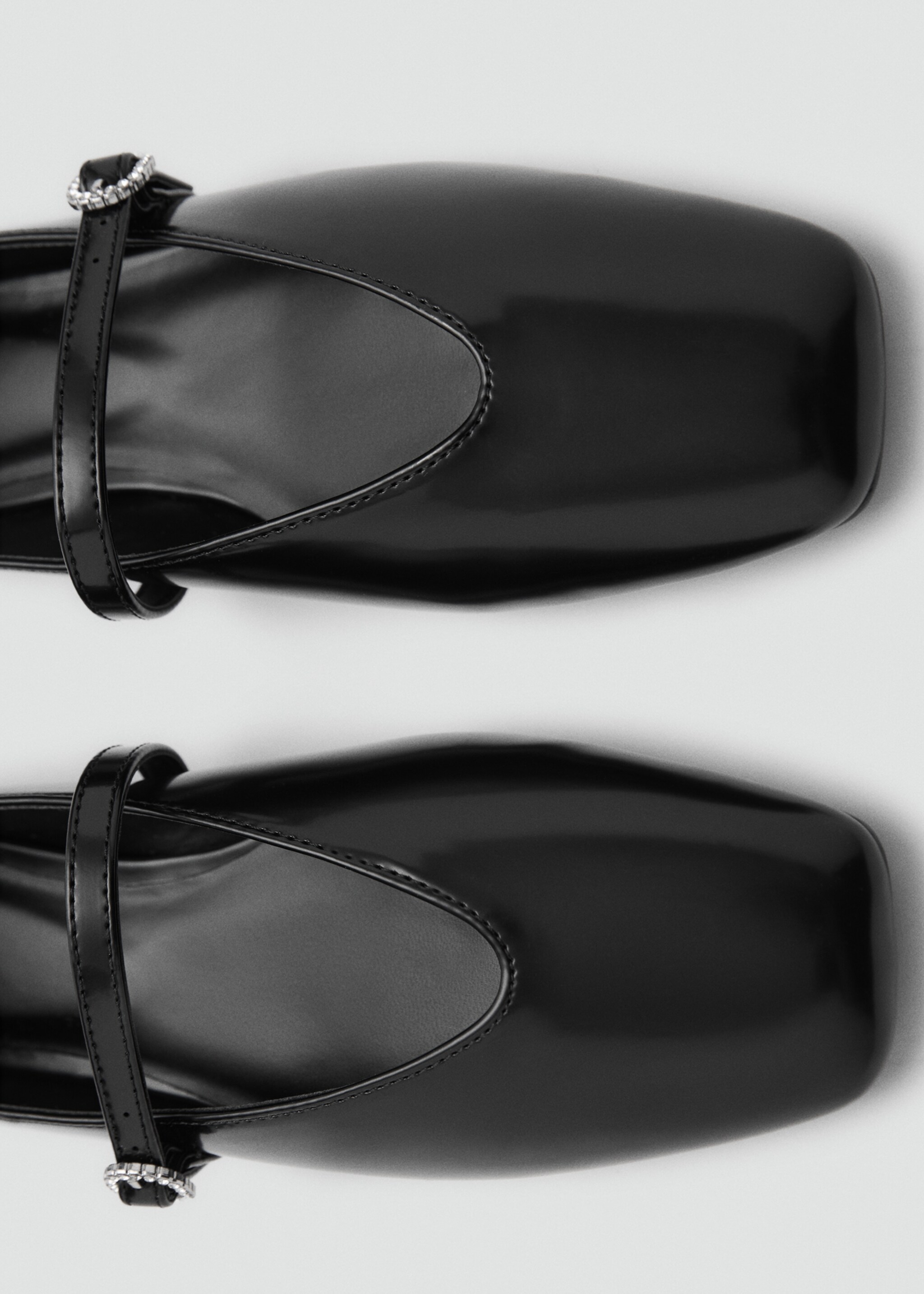 Sepatu flat ballerina dengan detail hiasan - Rincian barang 2