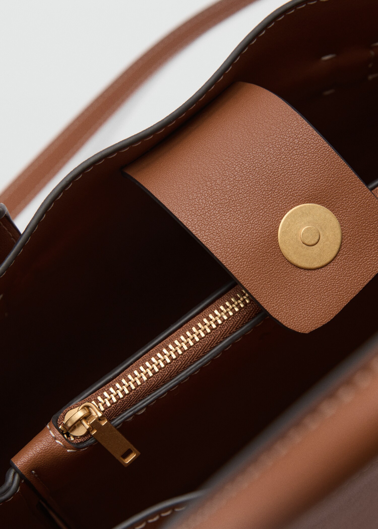 Shopper bag with padlock - Details of the article 3
