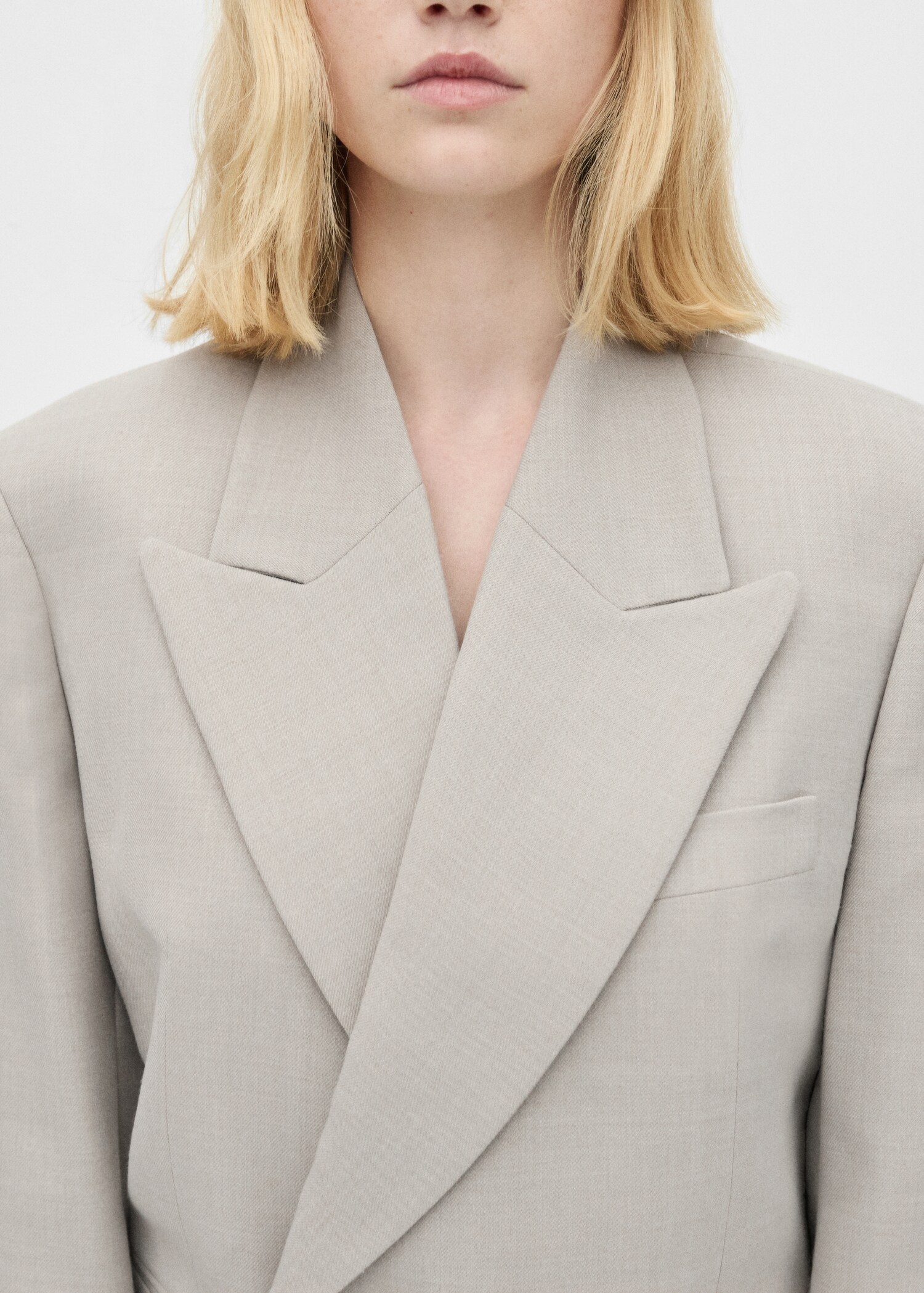 Double-breasted suit jacket - Details of the article 2