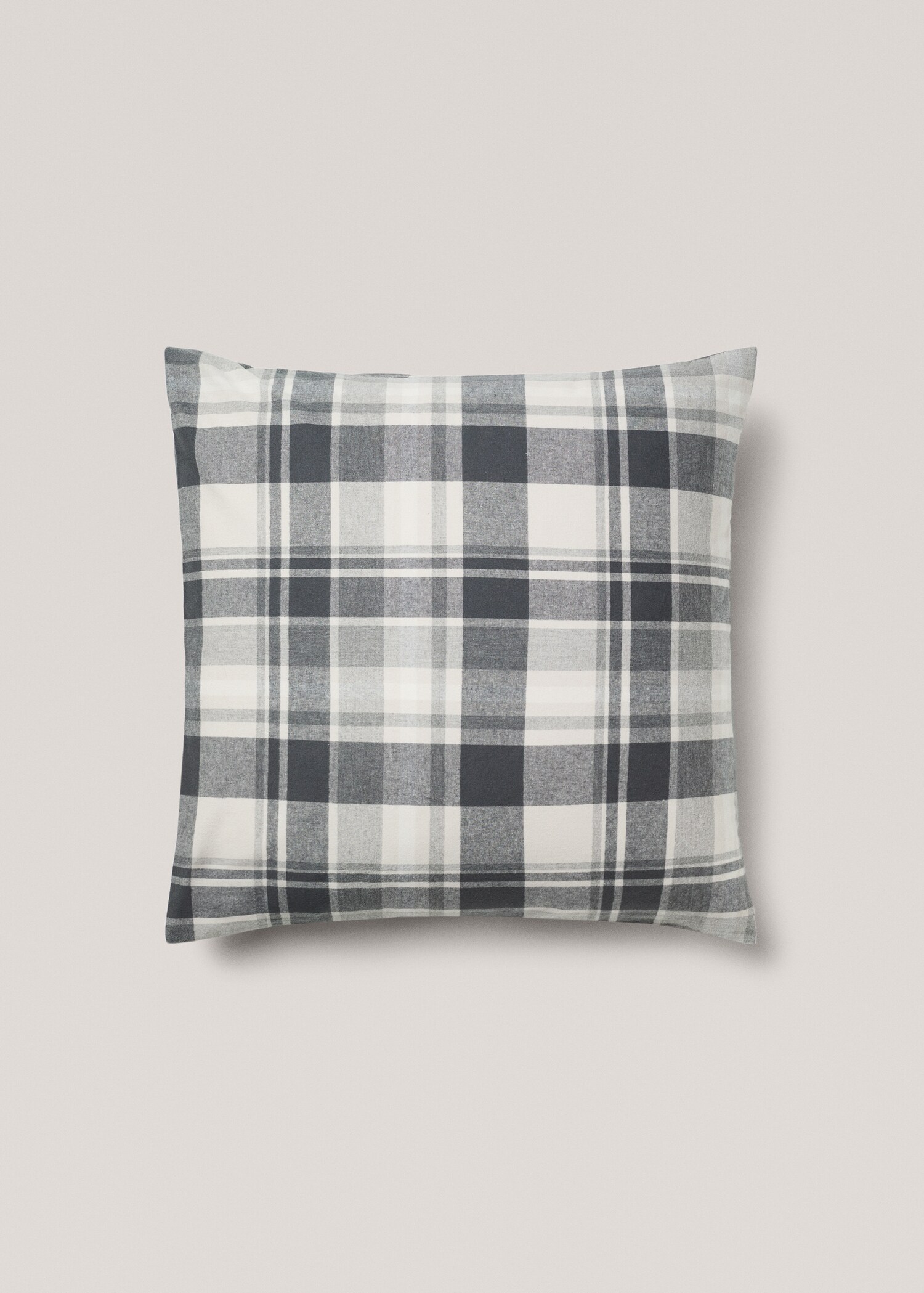 Cotton flannel checkered pillowcase 60x60cm - Article without model