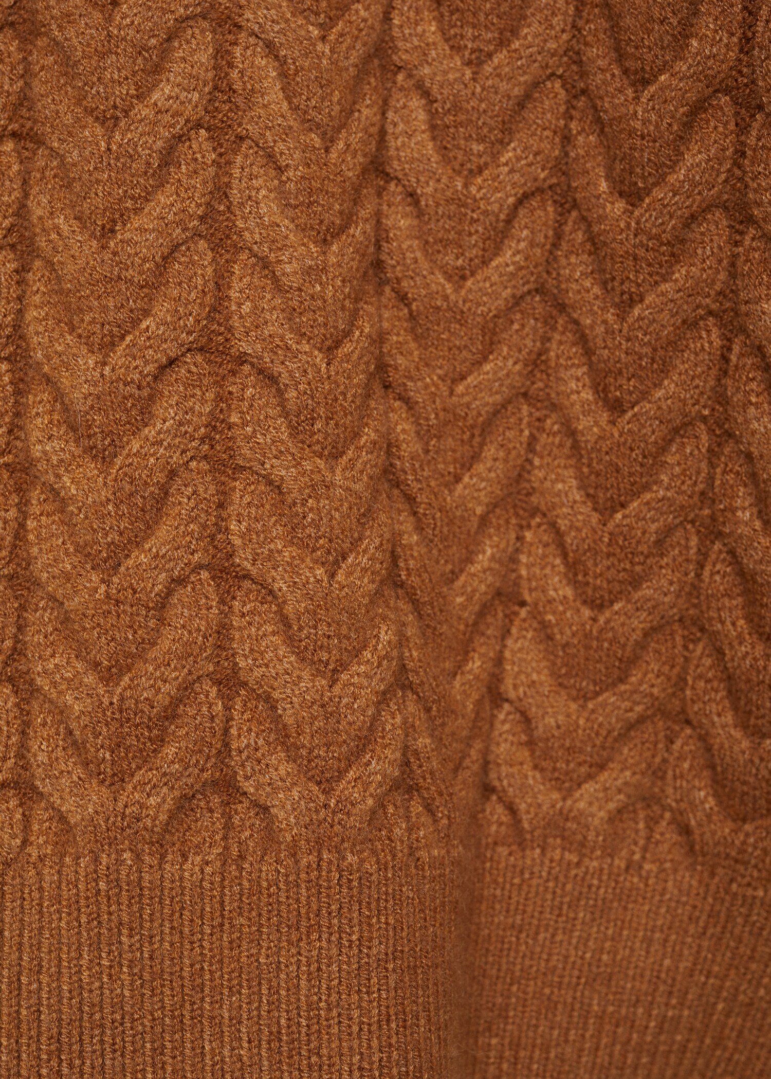 Pull-over torsadé col revers - Détail de l'article 0
