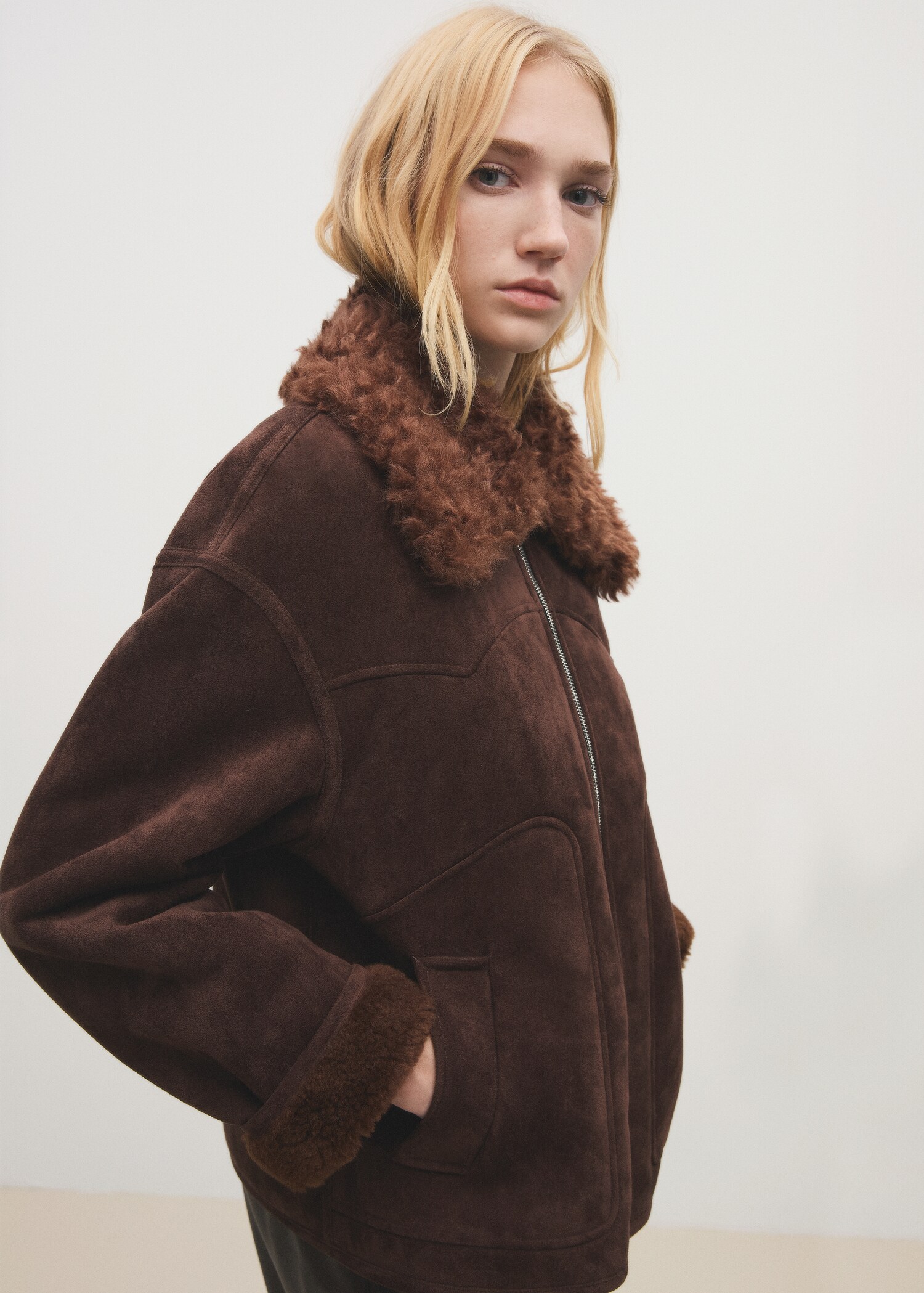 Suede-effect jacket with fleece collar - Details of the article 6