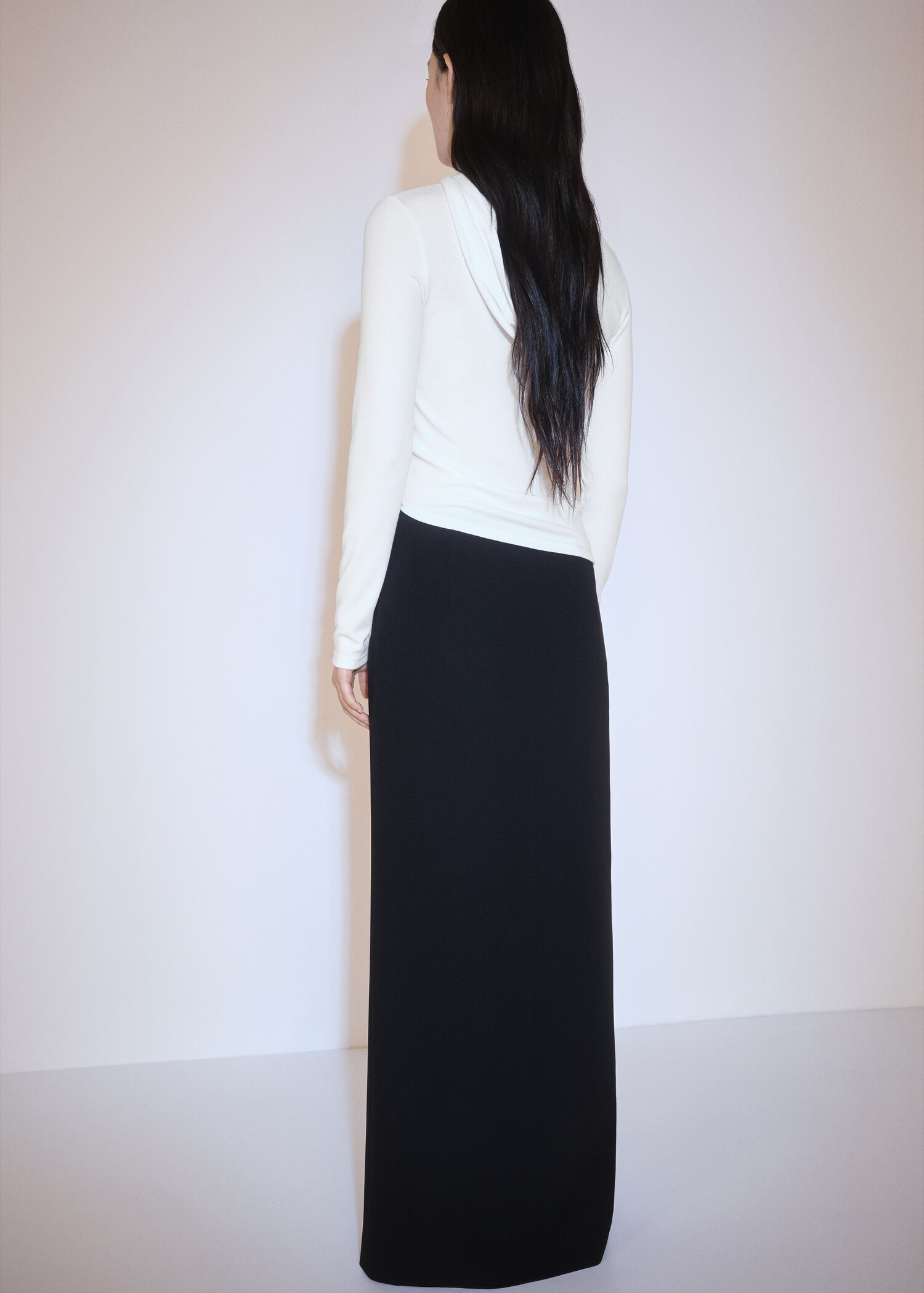 Long sleeve hooded t-shirt - Reverse of the article