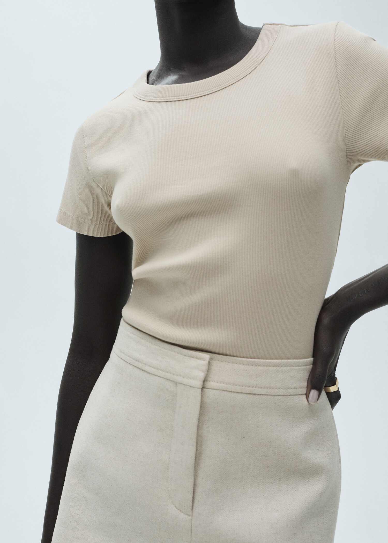 Short-sleeved cotton t-shirt - Details of the article 1