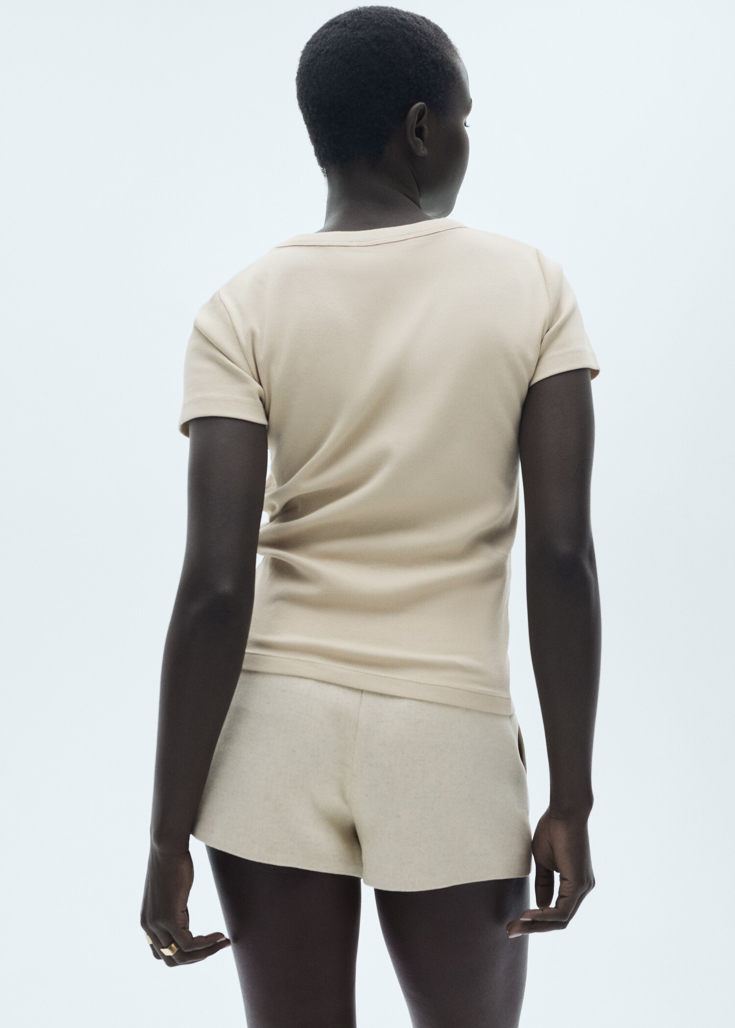 Short-sleeved cotton t-shirt - Reverse of the article