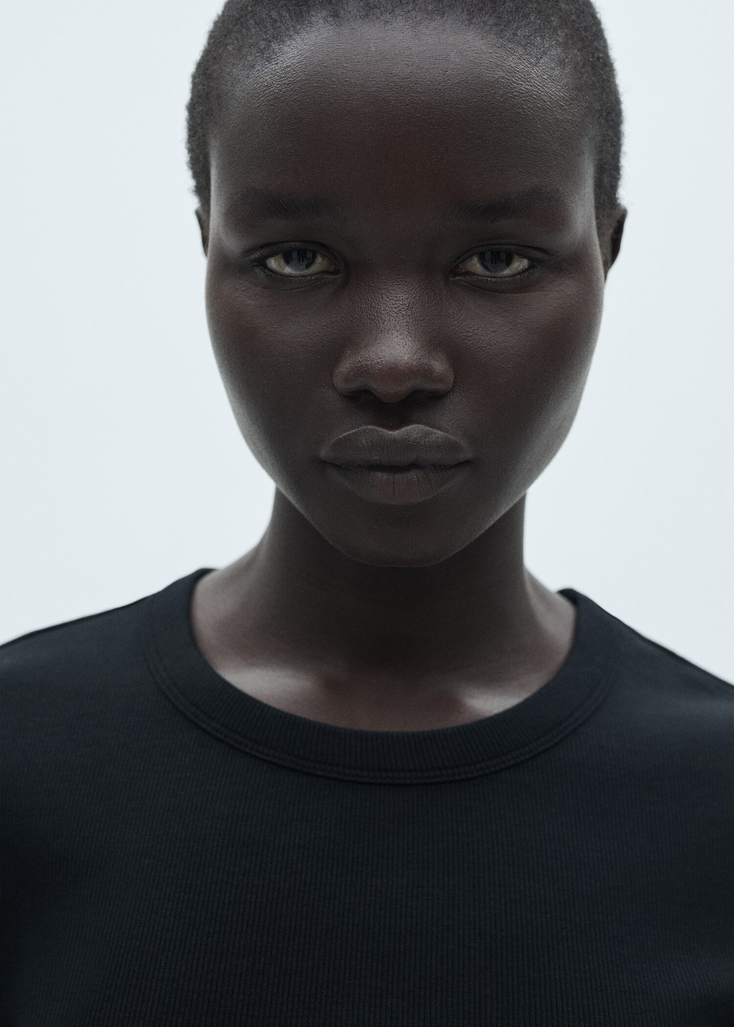 Short-sleeved cotton t-shirt - Details of the article 1