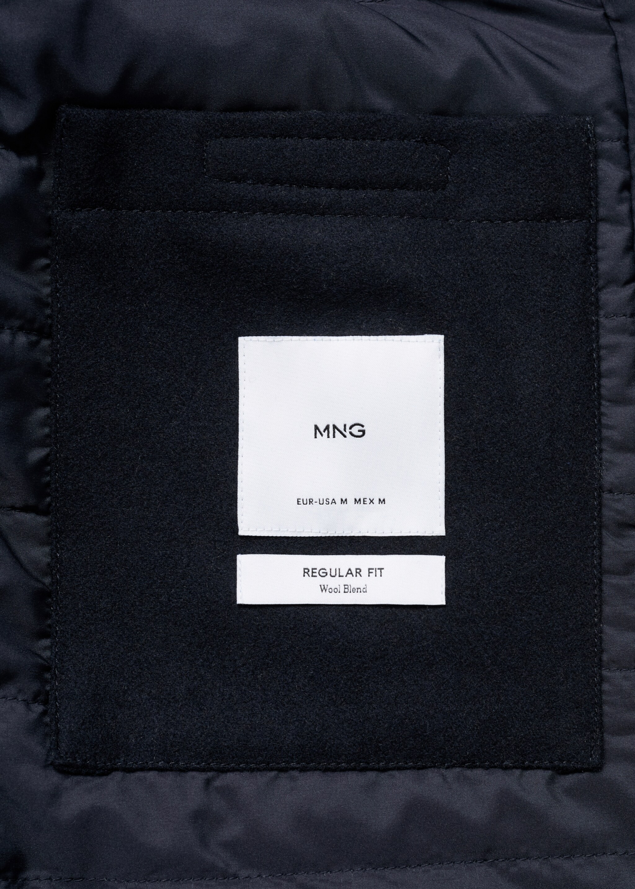 Wool coat with quilted interior hood - Details of the article 0