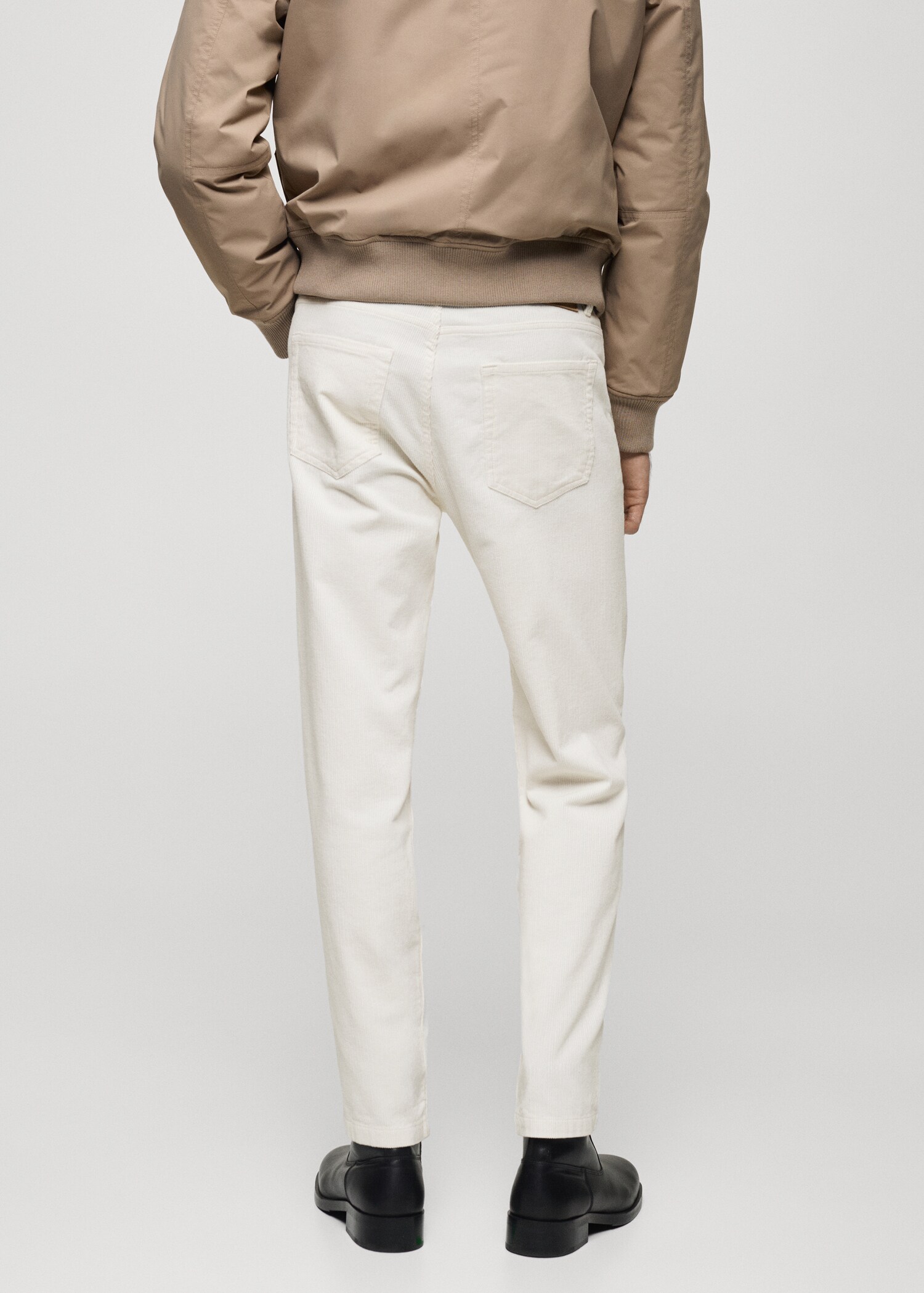 Regular Fit-Cordhose - Rückseite des Artikels