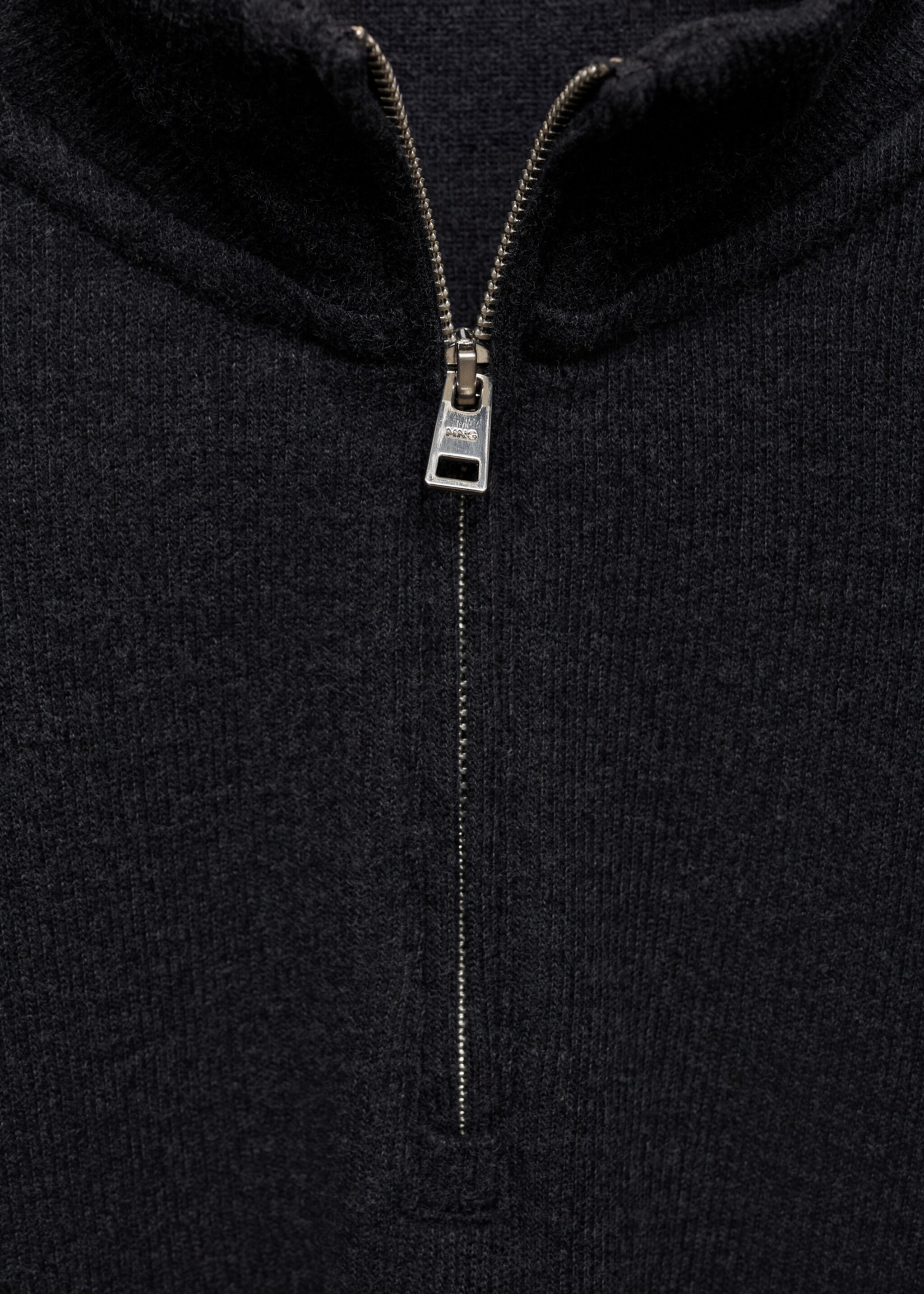 Geripptes Sweatshirt mit Kaminkragen - Detail des Artikels 8