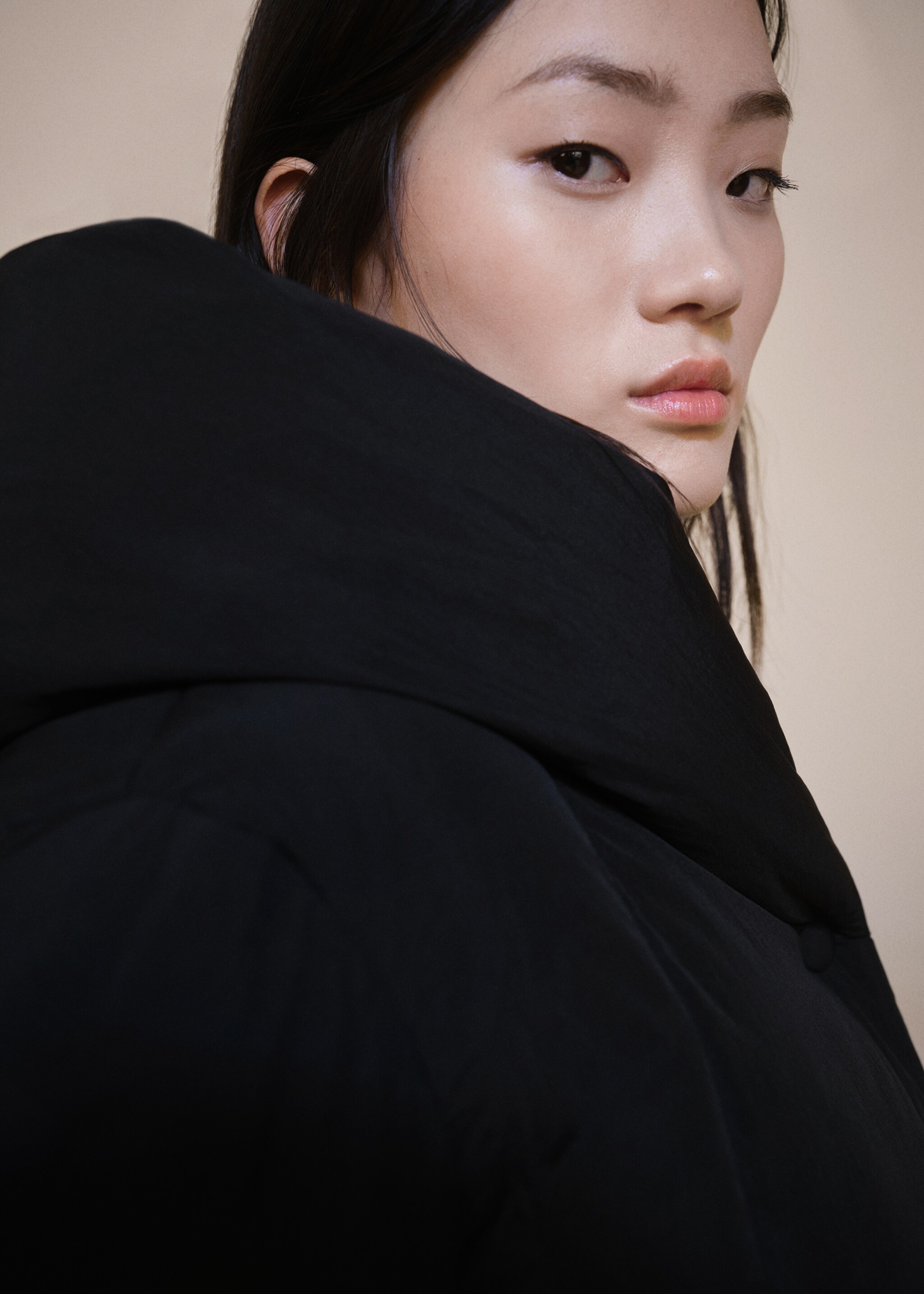 Short padded hooded anorak - Details of the article 1