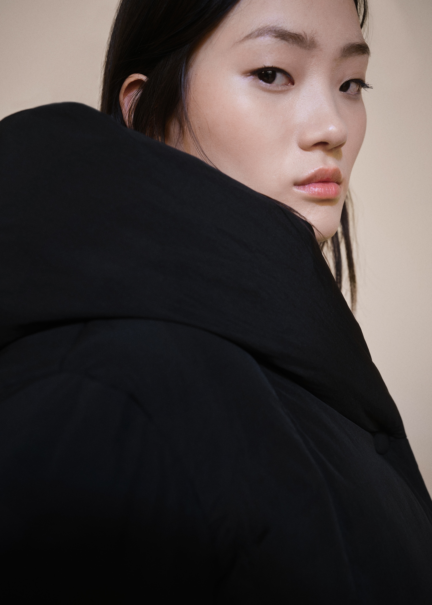 Short padded hooded anorak - Details of the article 1