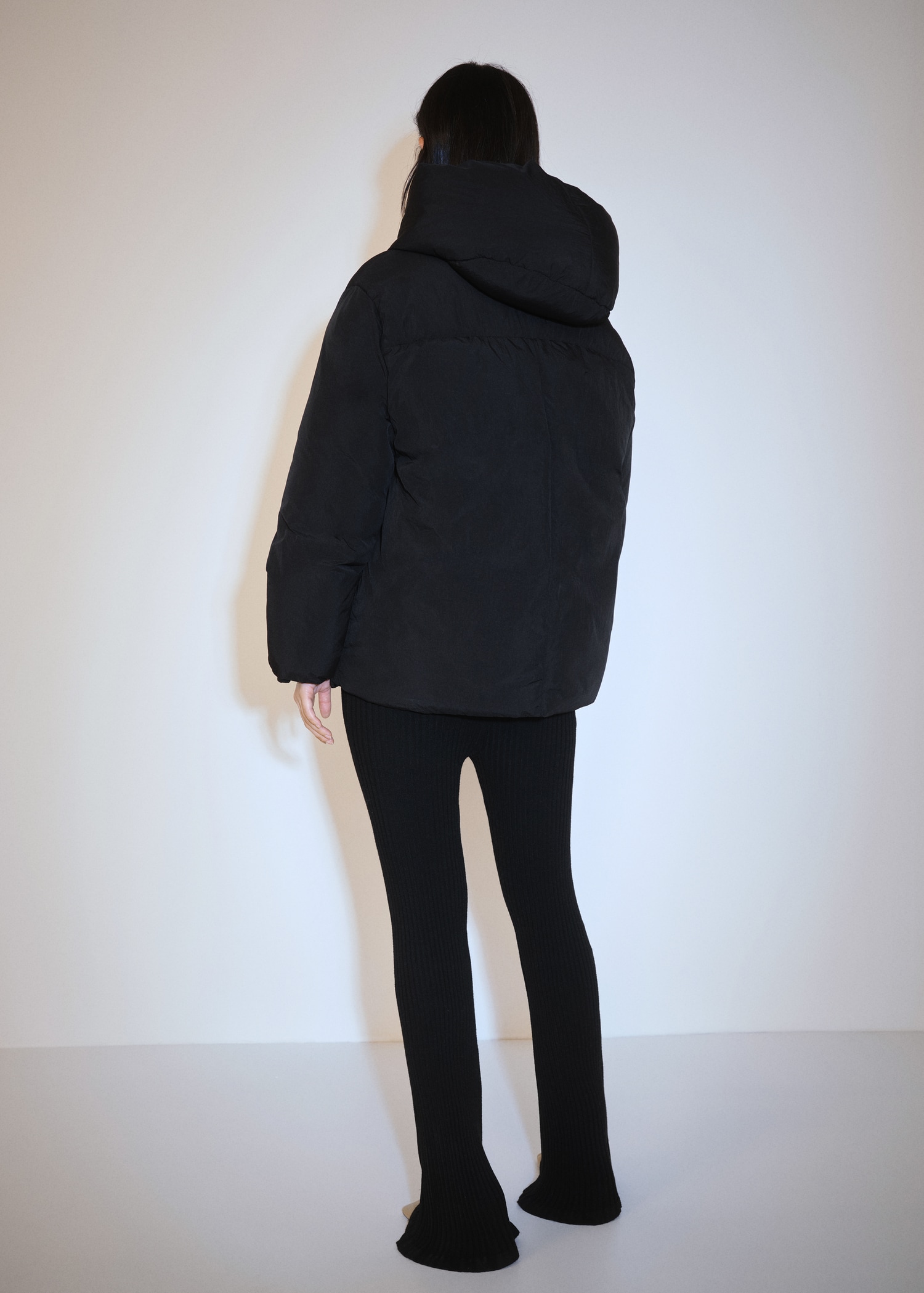 Short padded hooded anorak - Reverse of the article