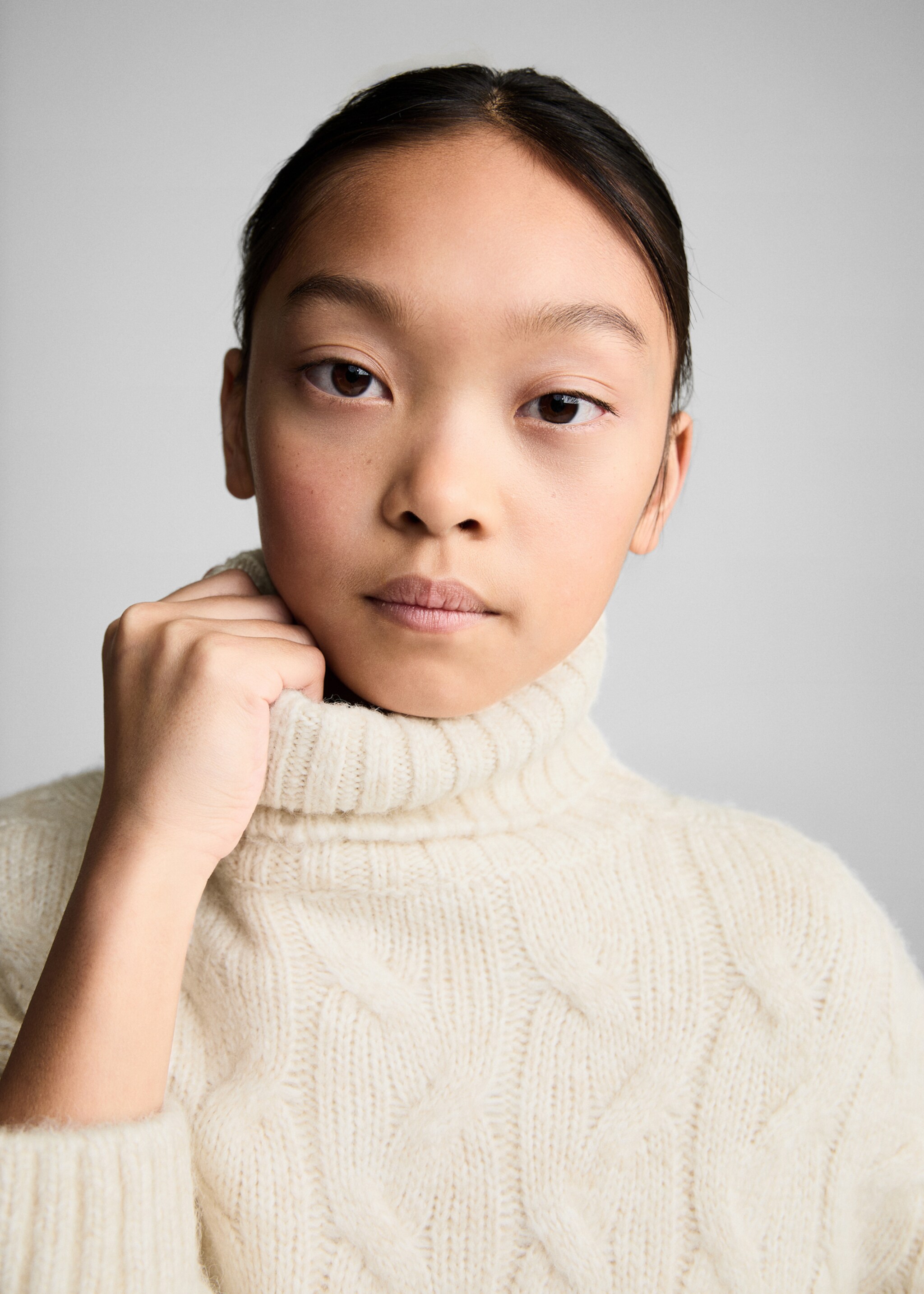 Cable knit turtleneck sweater - Details of the article 1