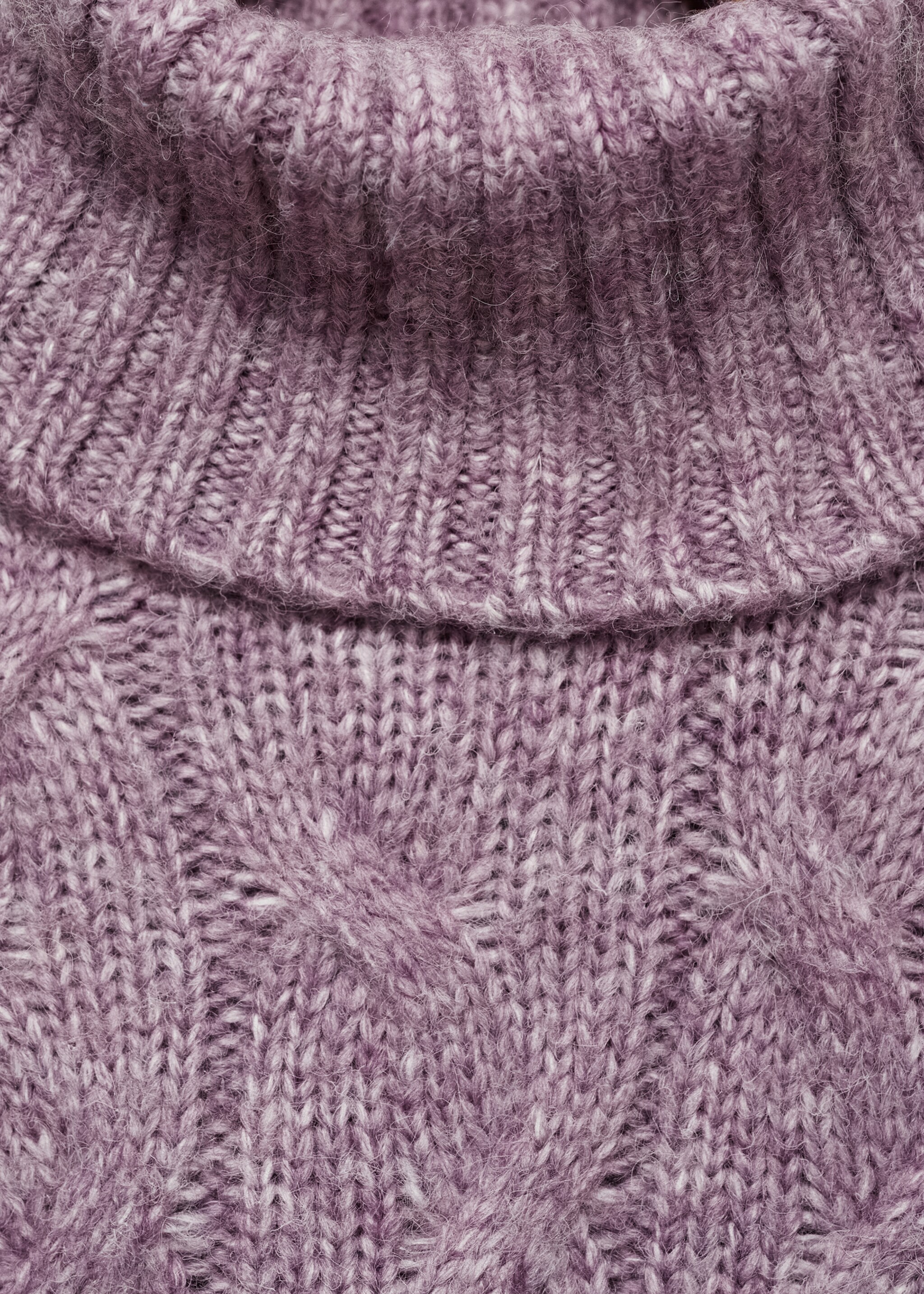 Cable knit turtleneck sweater - Details of the article 8