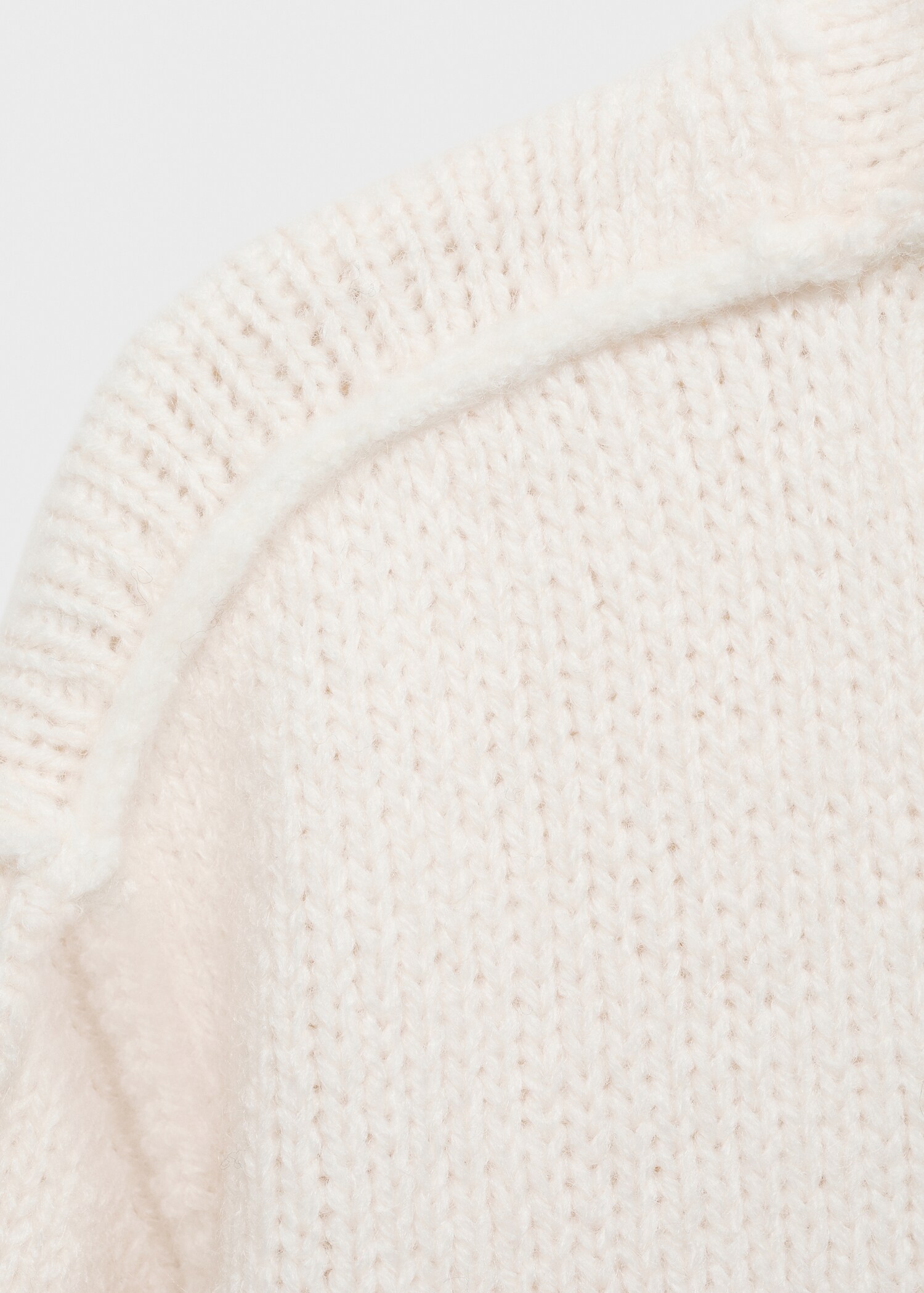 Perkins-neck sweater with seams - Details of the article 8