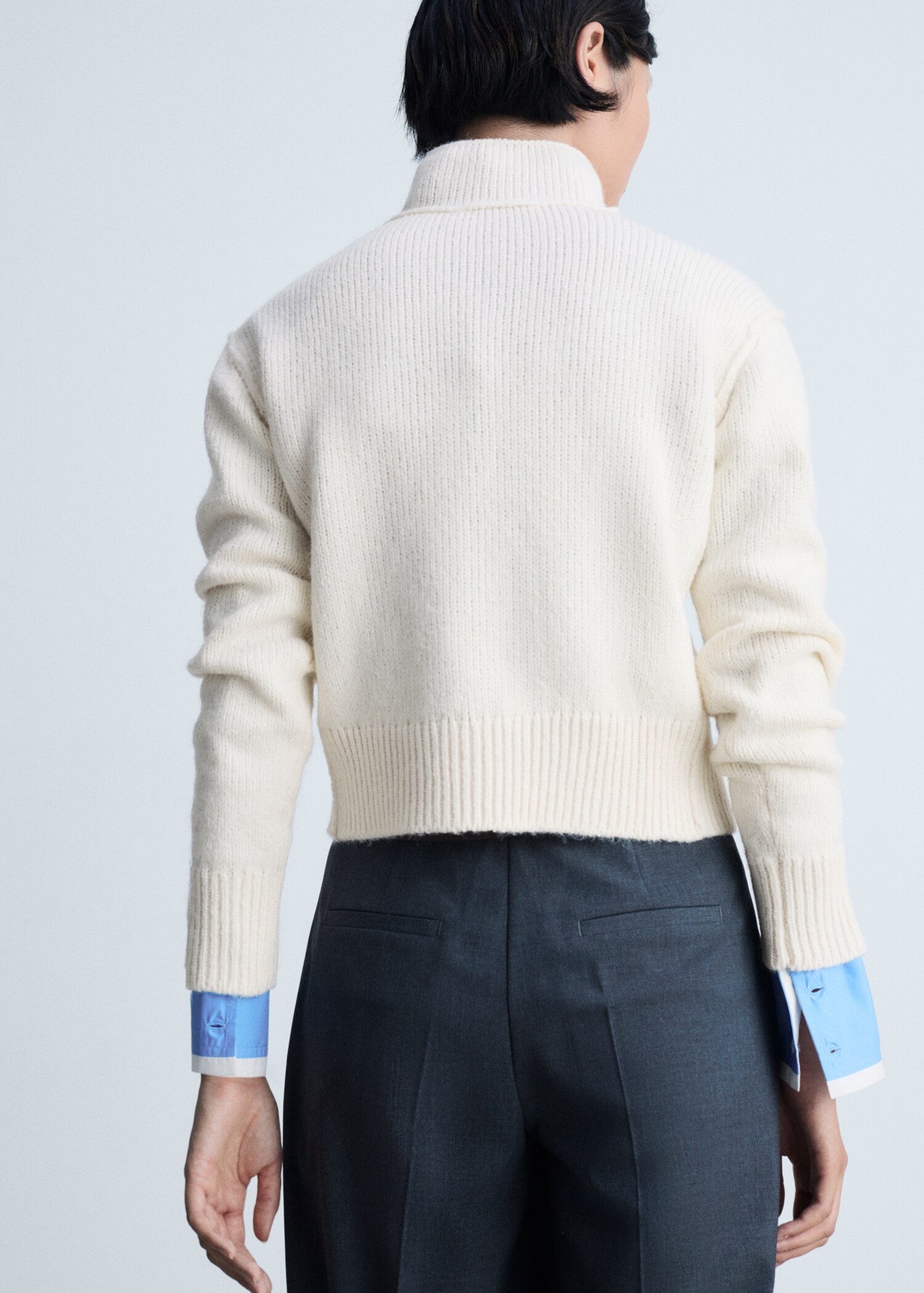 Perkins-neck sweater with seams - Reverse of the article