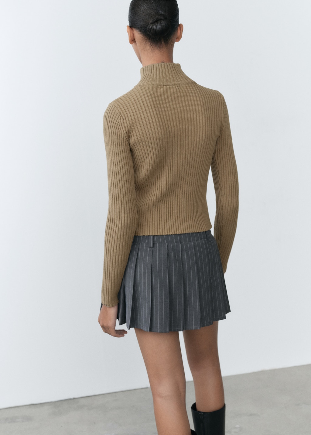 Perkins-neck sweater with logo - image 3