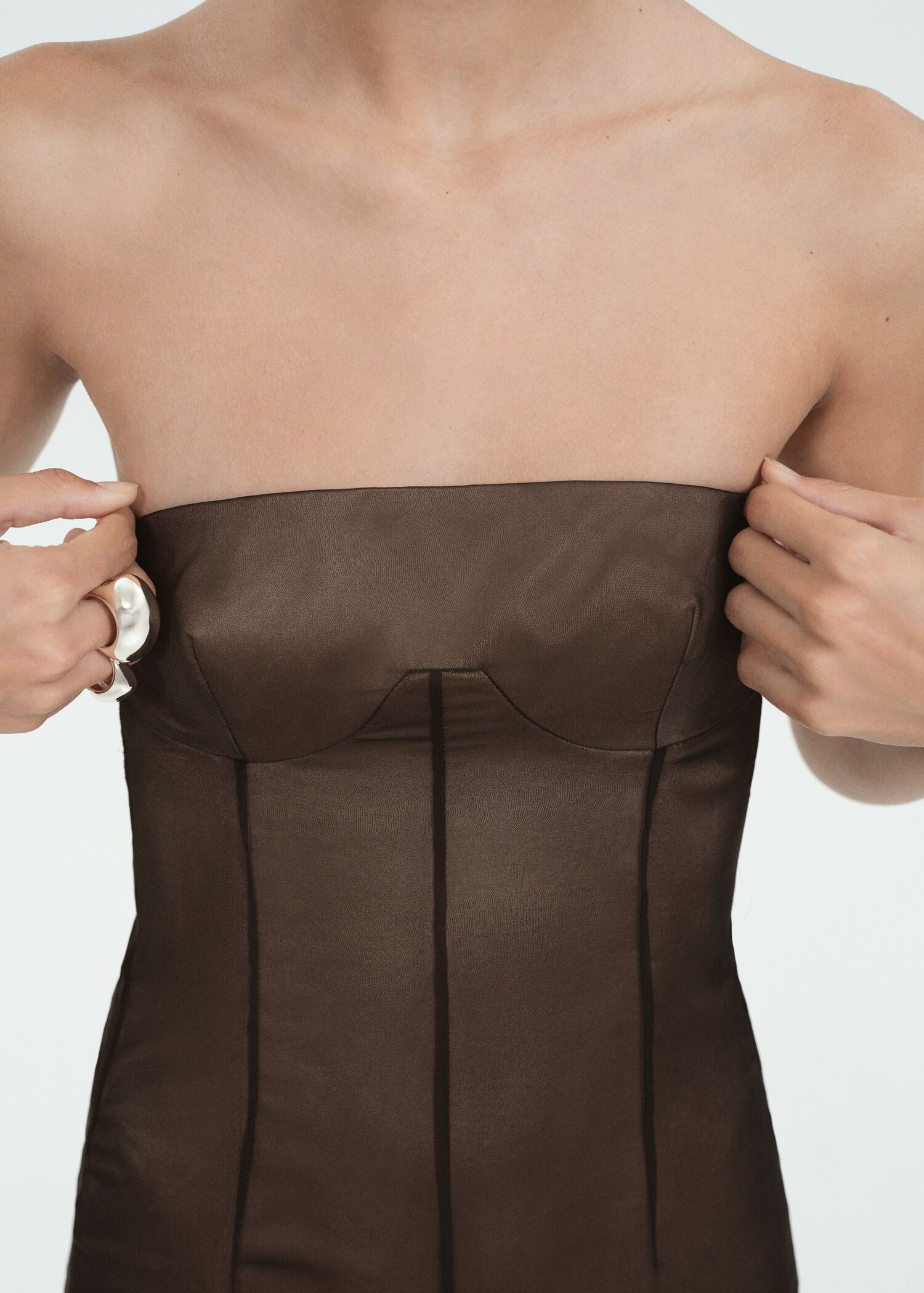Short dress with corset neckline - Details of the article 1