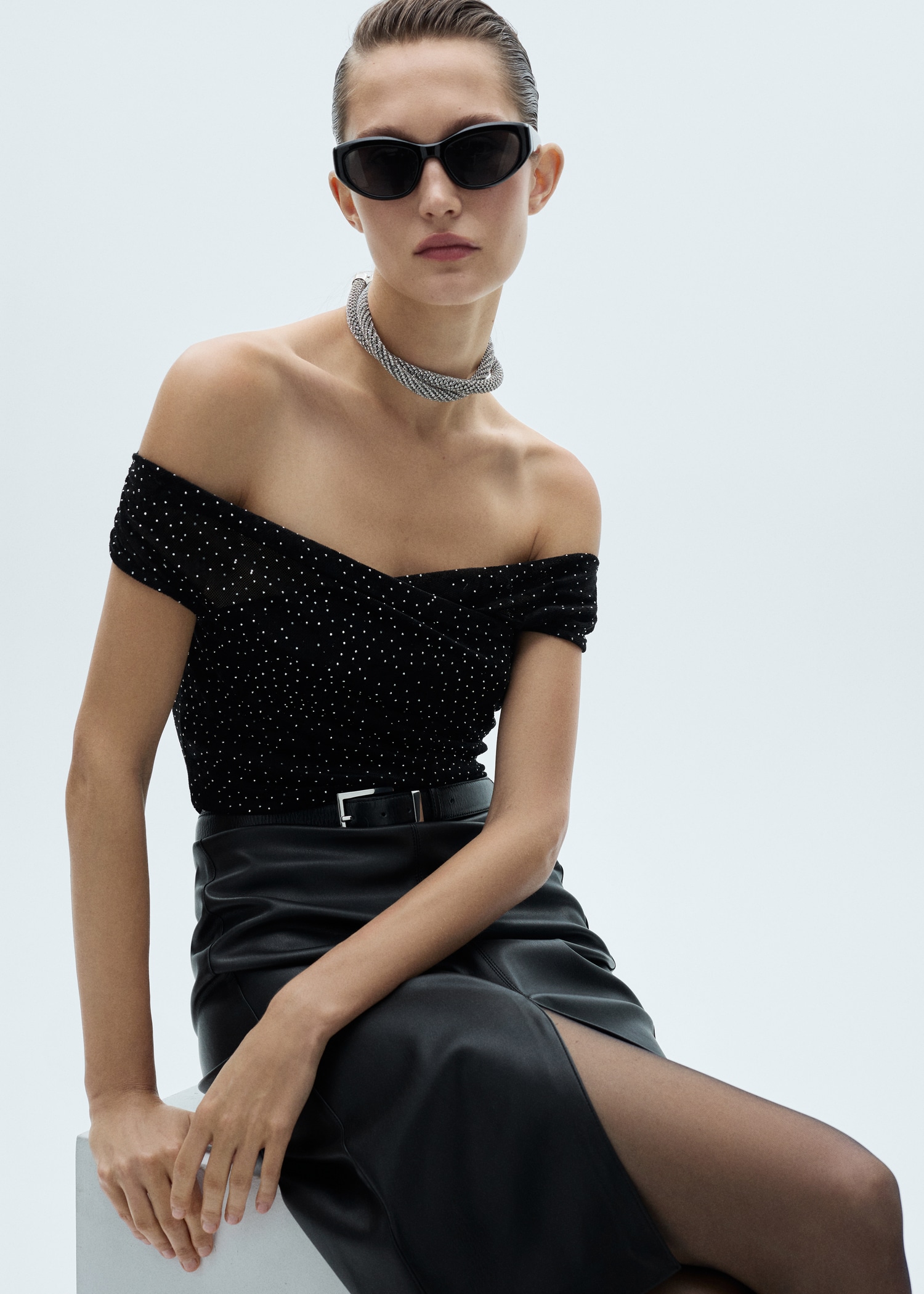 Knitted top with rhinestone detail - Medium plane