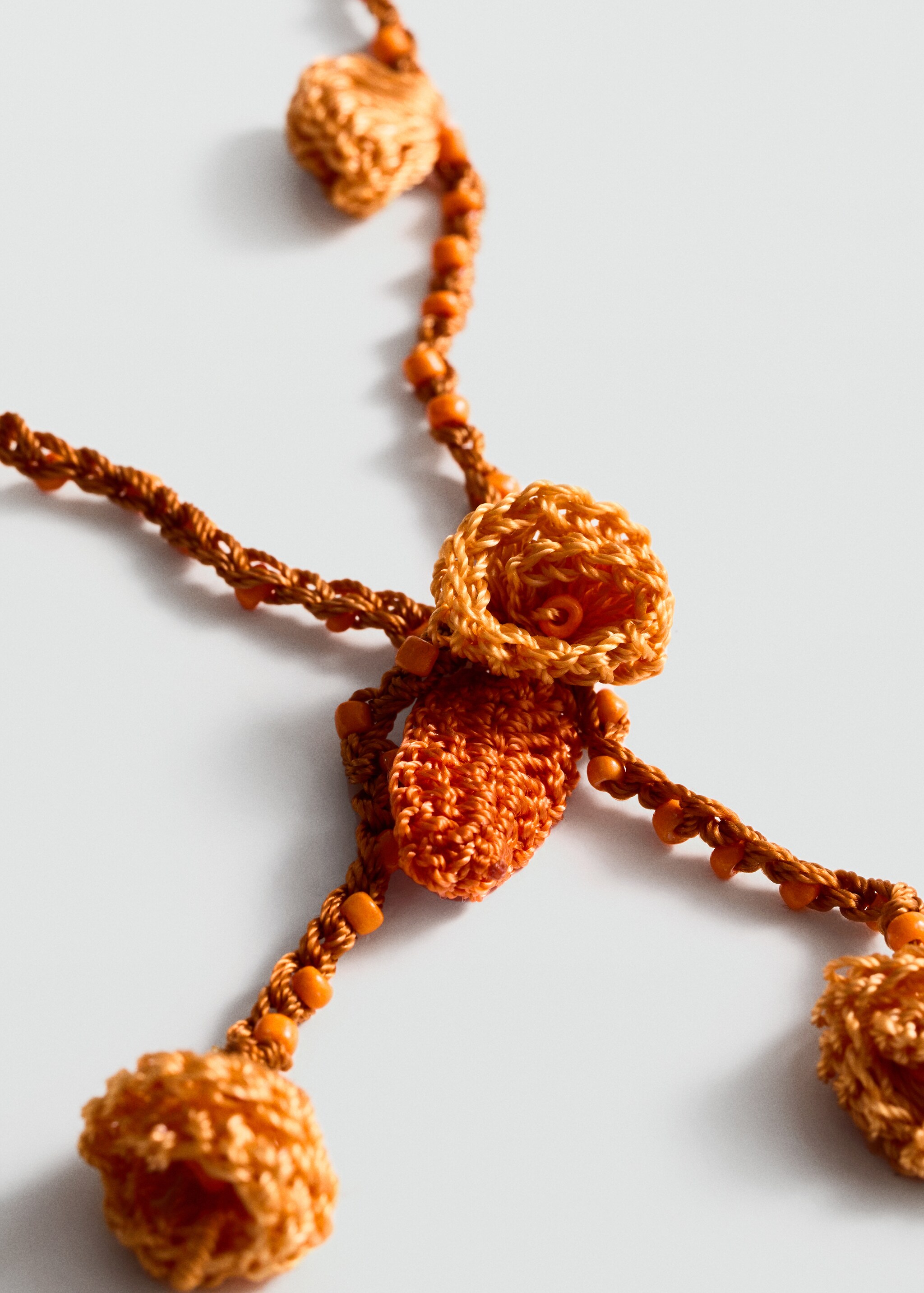 Crochet bead necklace - Medium plane