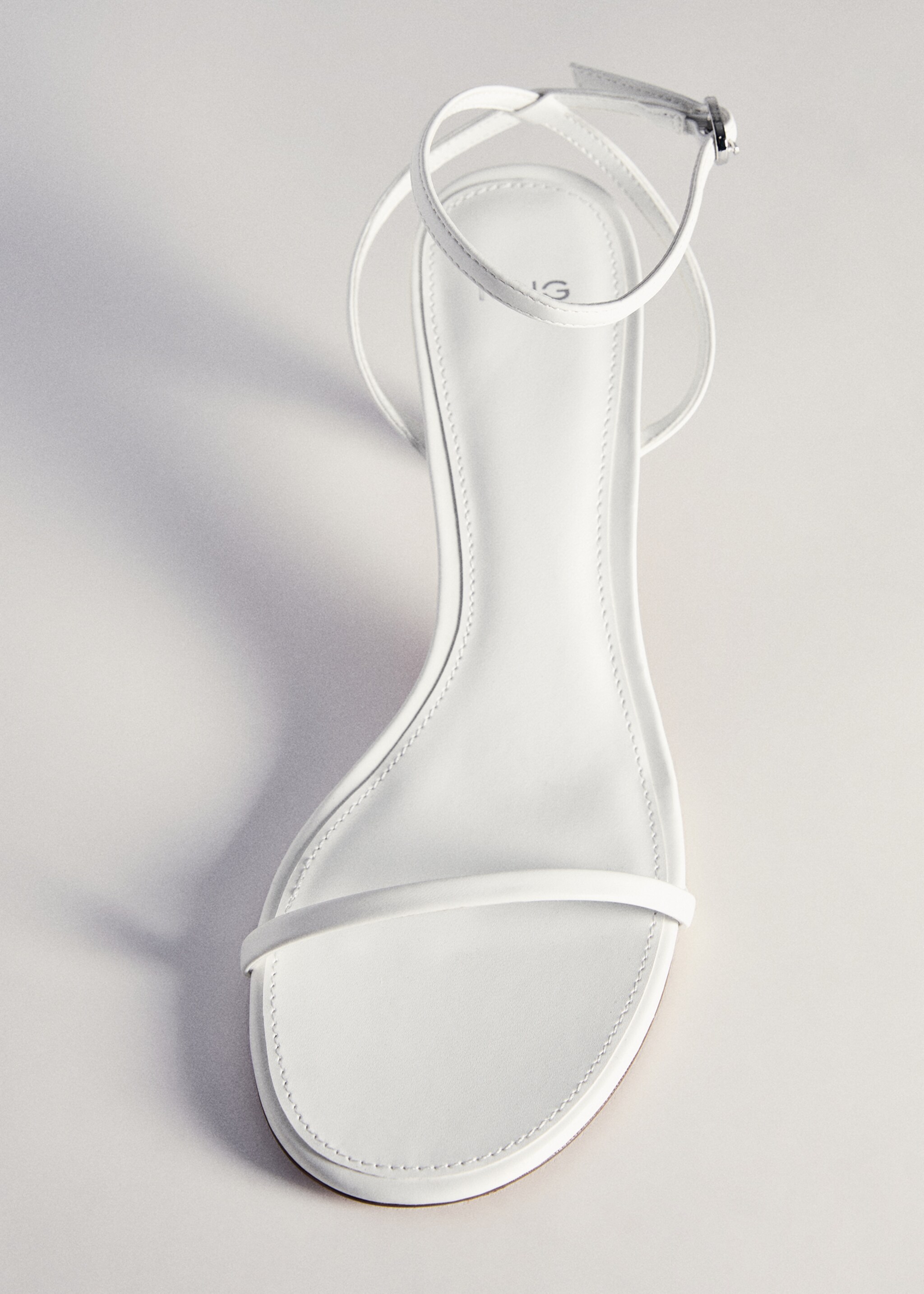 Sandales lanières boucle - Détail de l'article 5, Blanc. Ref: 77030364-00.