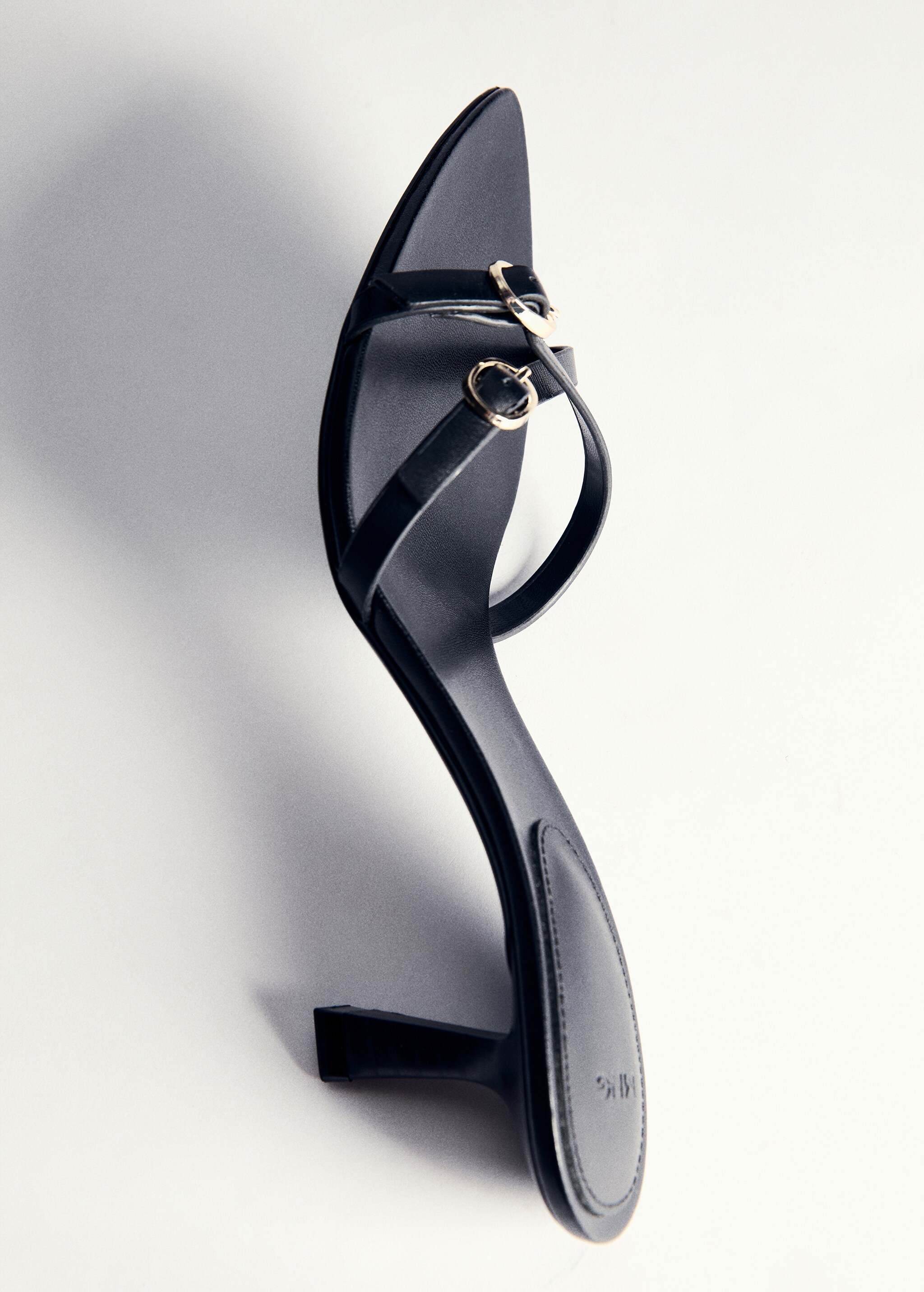 Buckle leather sandals - Details of the article 5