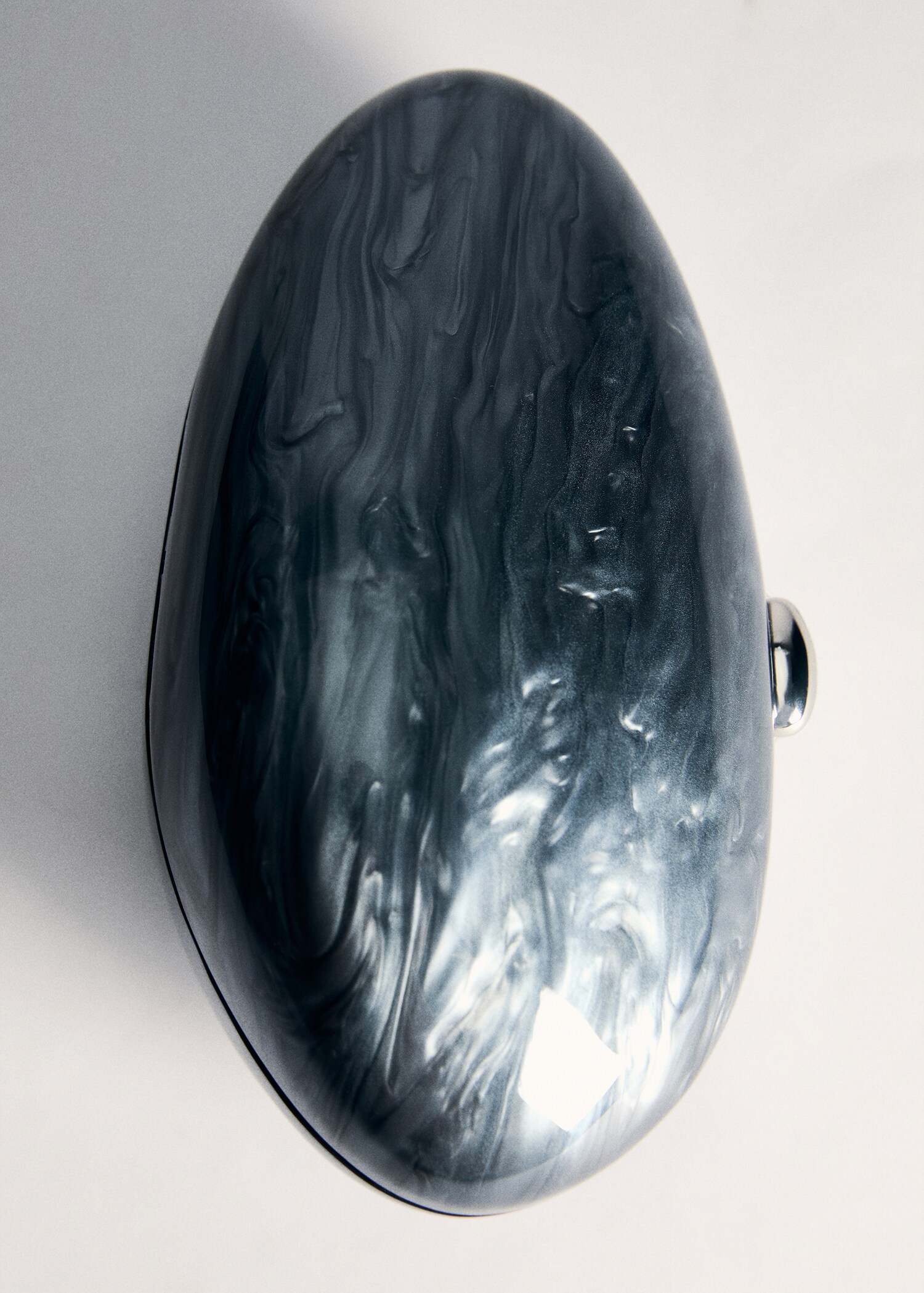 Clutch met parelachtig effect - Detail van het artikel 5