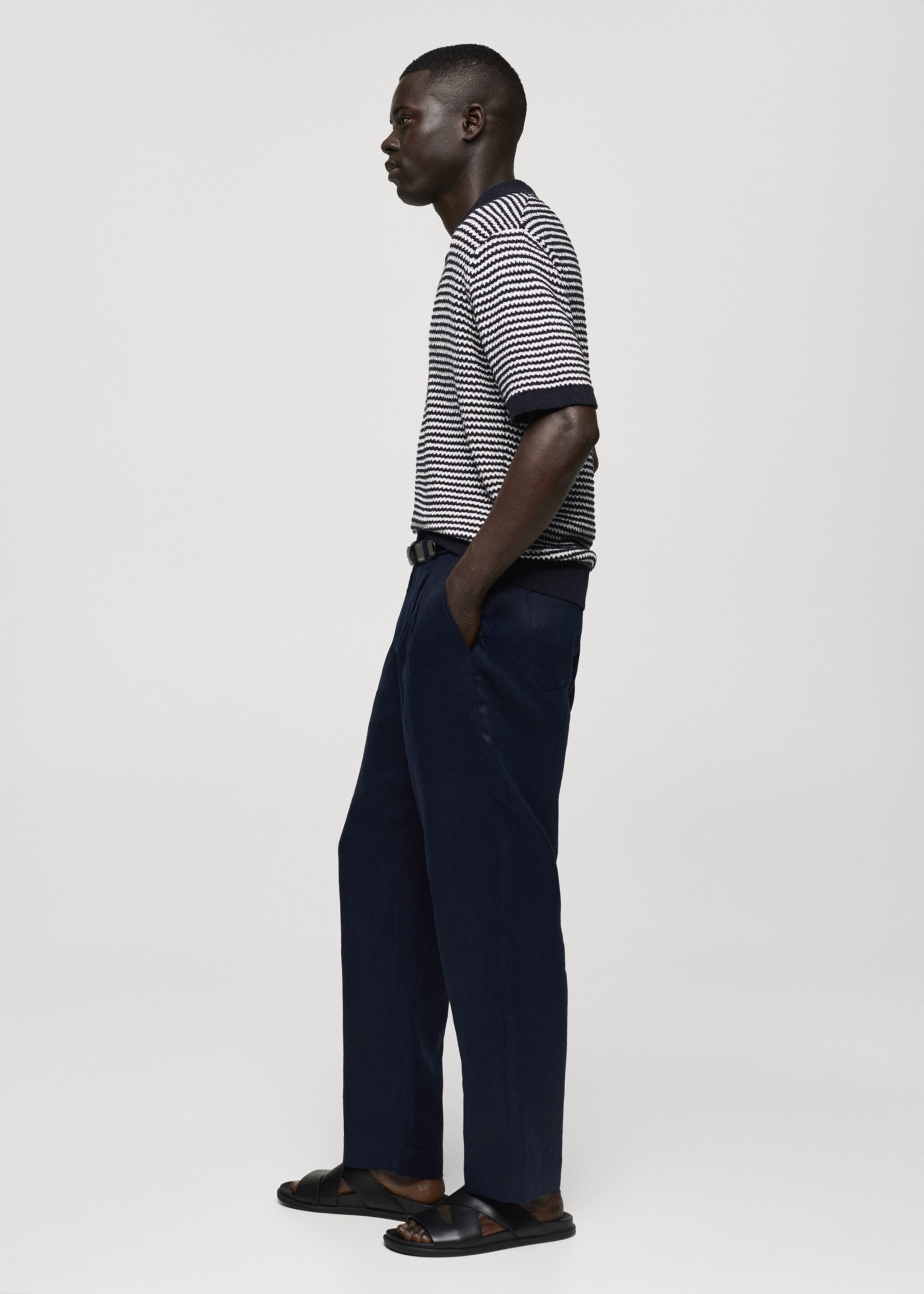 Relaxed-fit 100% linen trousers - Details of the article 2