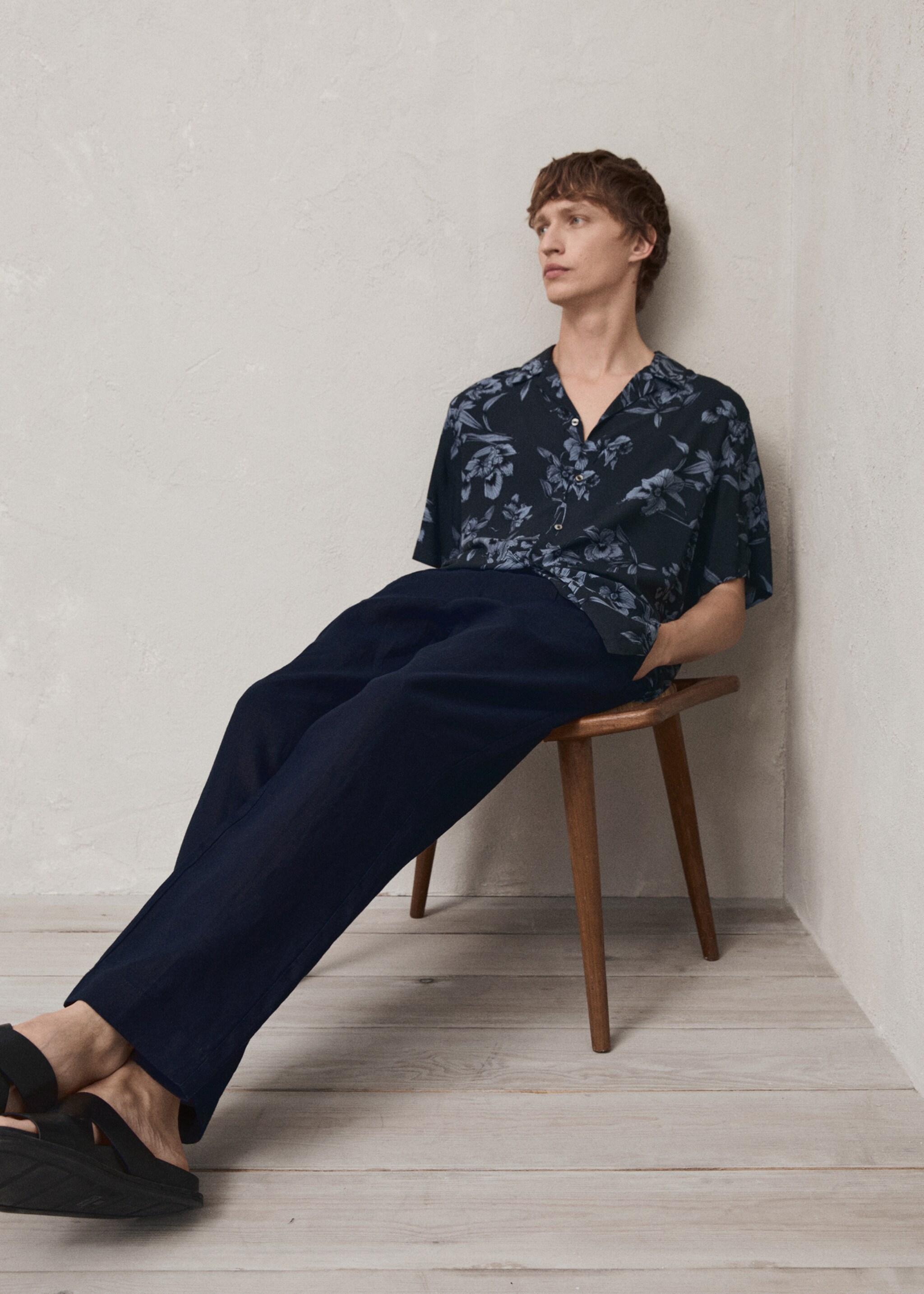 Relaxed-fit 100% linen trousers - Details of the article 5