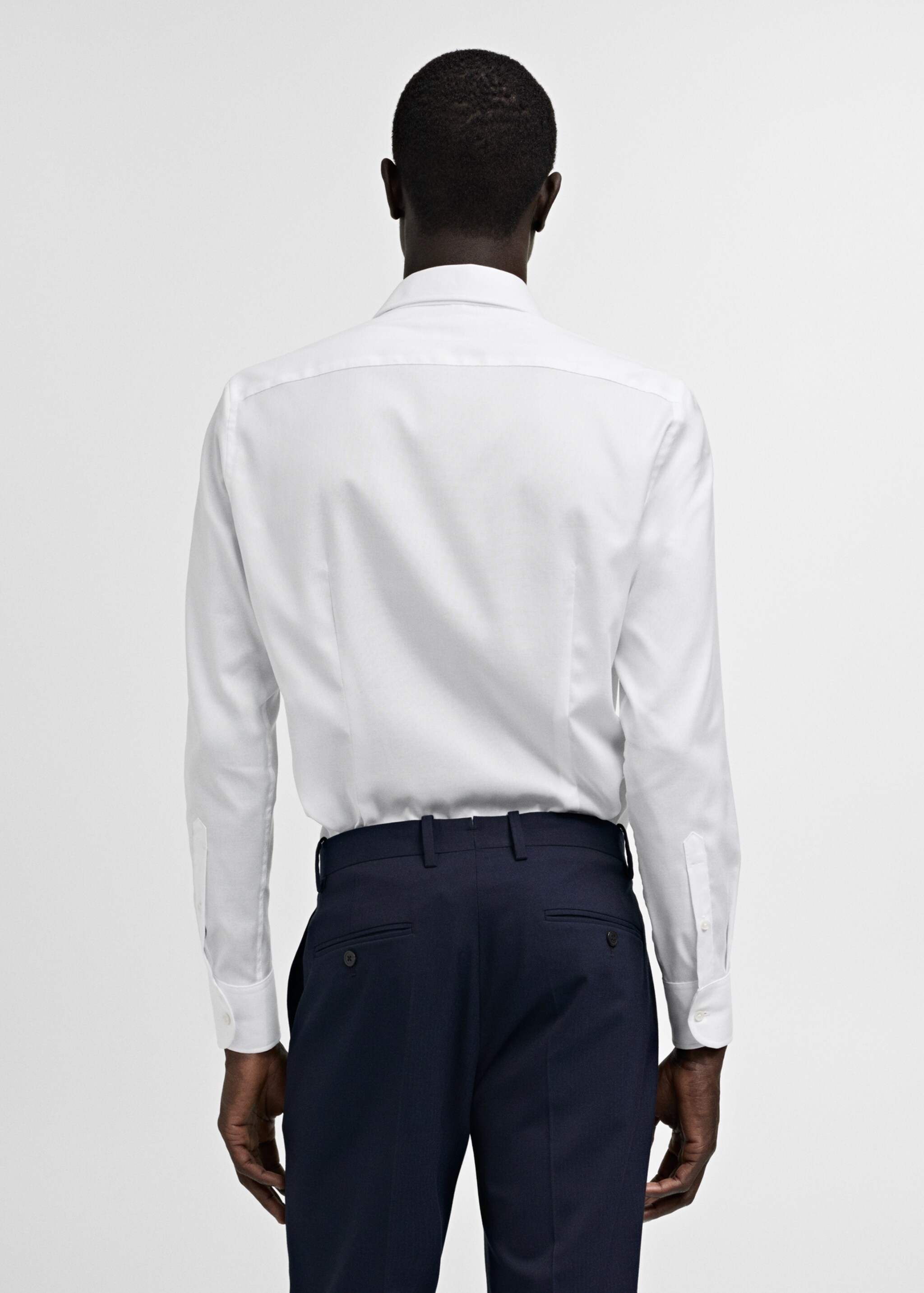 Camisa de fato de algodão slim fit com estrutura - Verso do artigo