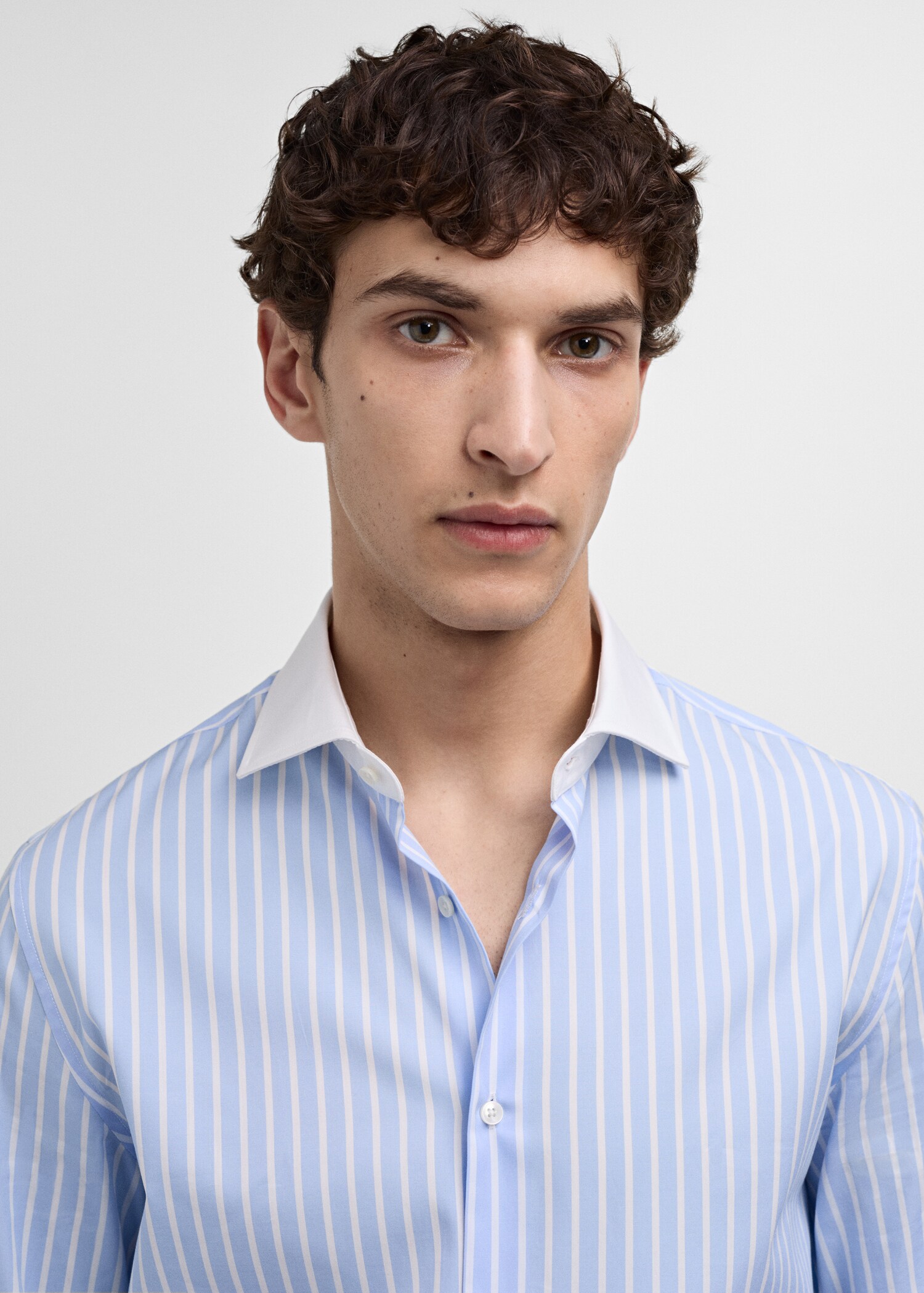 Костюмная рубашка slim fit в полоску - Деталь изделия 1