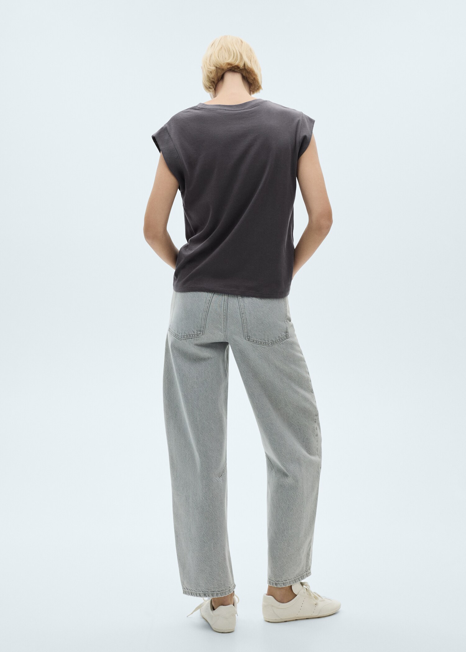 Short-sleeved cotton t-shirt - Reverse of the article