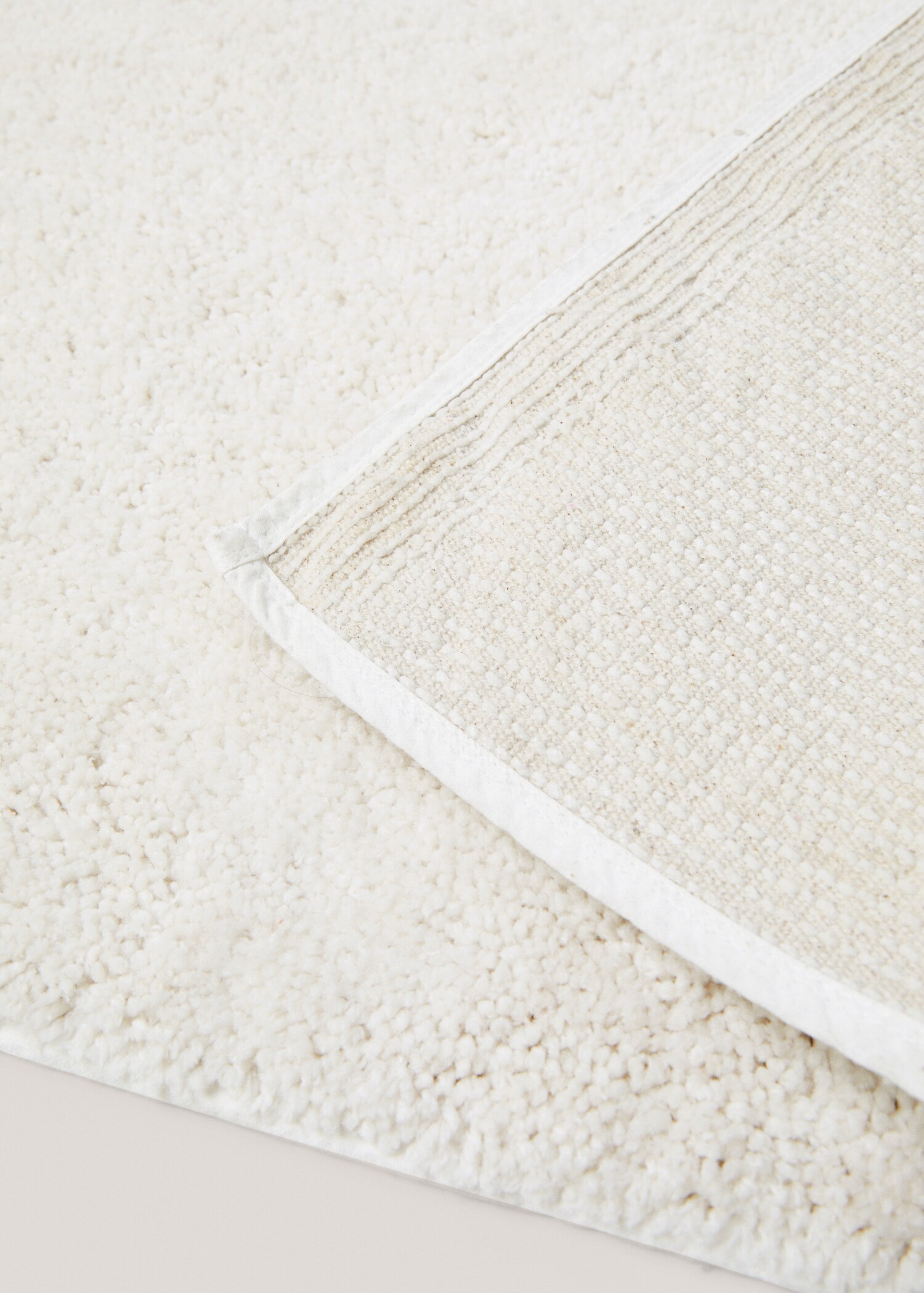 Medium fur rectangular rug - Details of the article 1