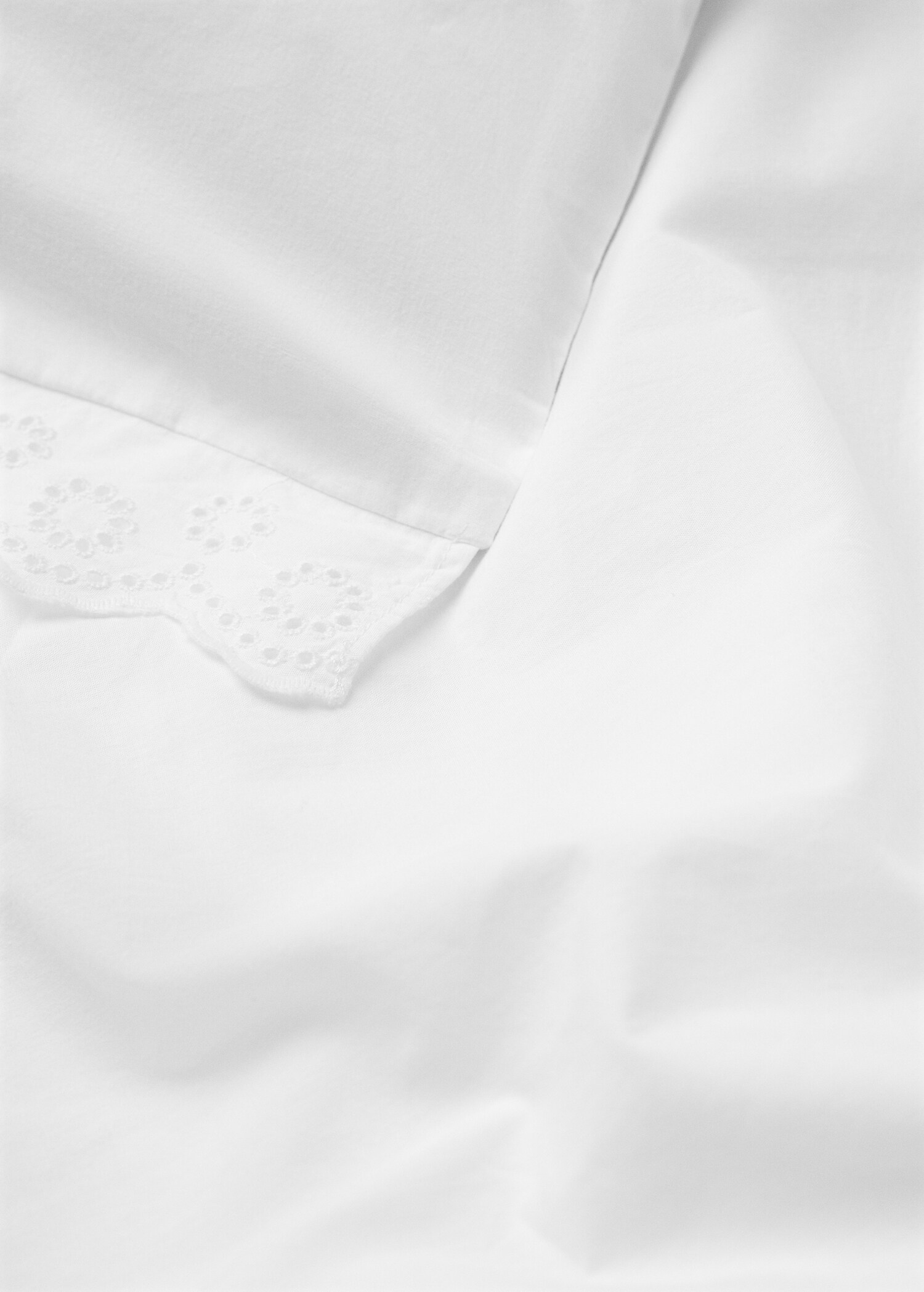 Cotton duvet cover with embroidered flounces for king bed - Details of the article 1