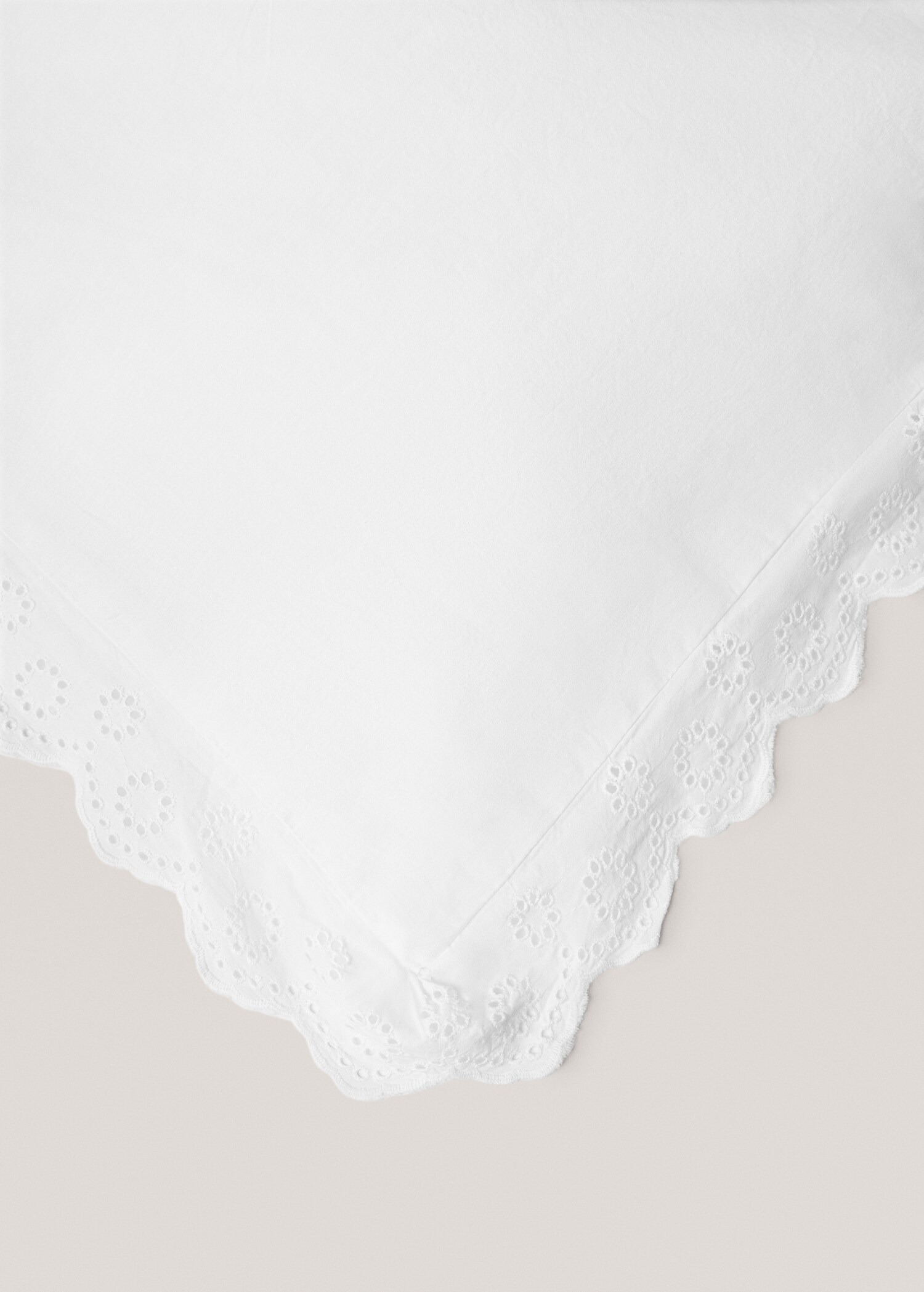 Cotton duvet cover with embroidered flounces for king bed - Details of the article 2
