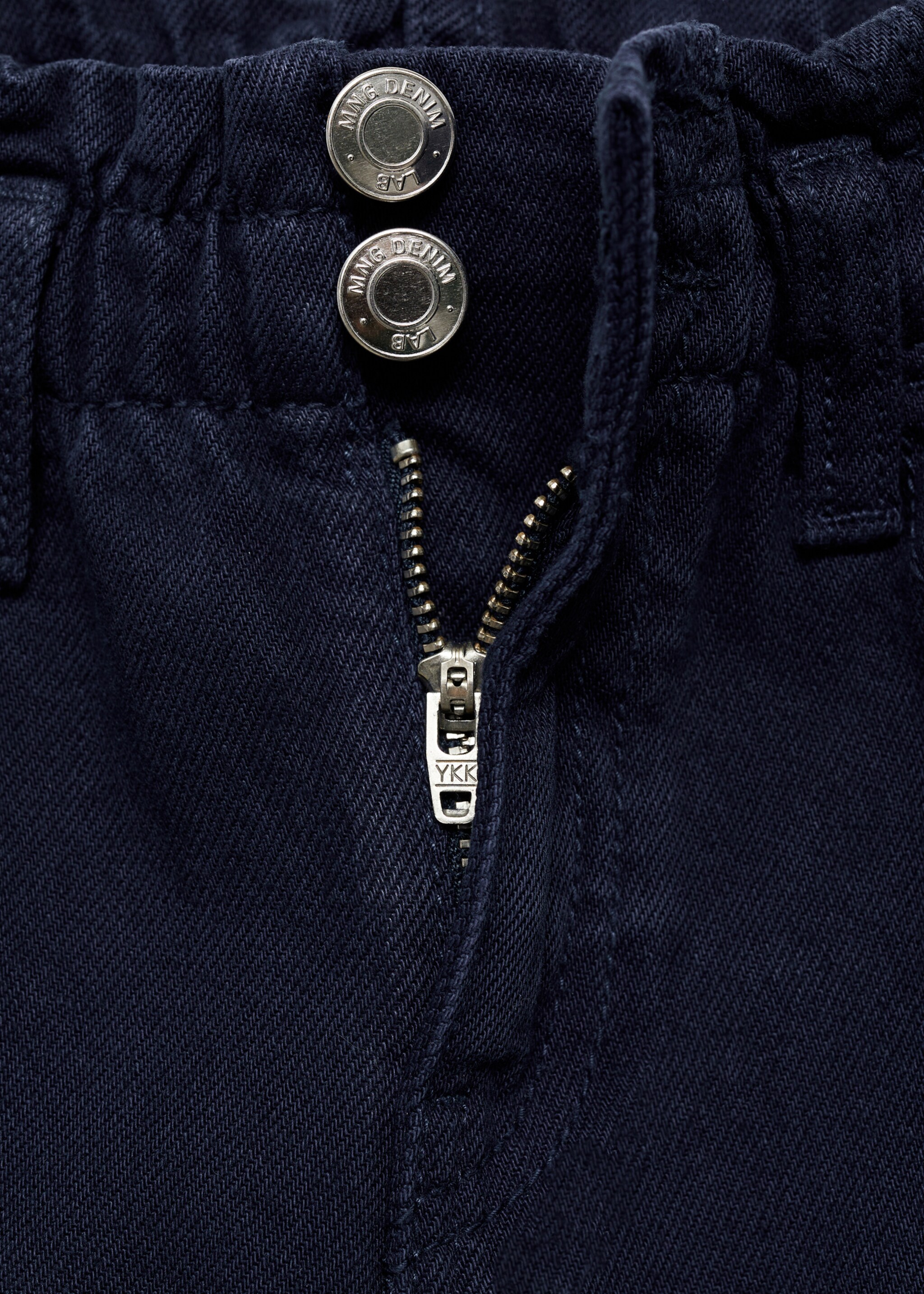 Paperbag jeans - Details of the article 8, Dark Navy. Ref: 77031008-00.