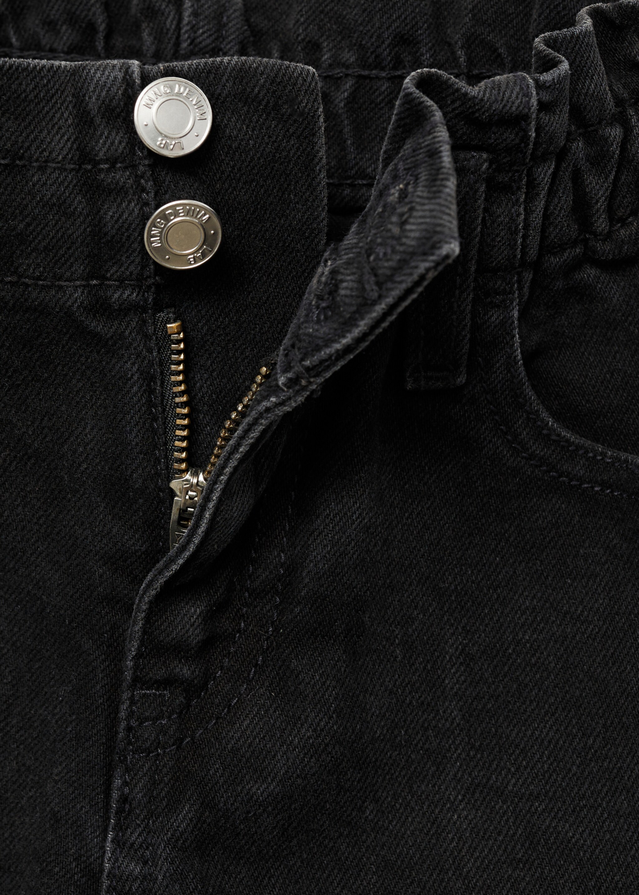 Paperbag jeans - Details of the article 8, Black denim. Ref: 77031008-00.