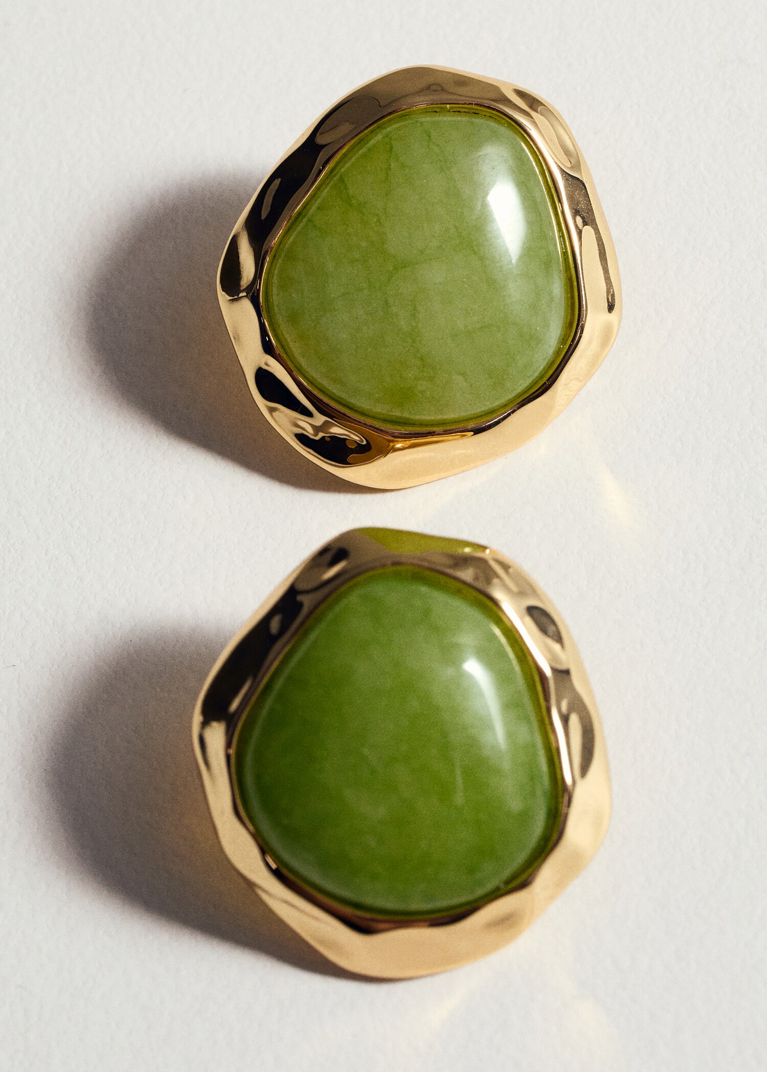 Asymmetrical round stone earrings - Details of the article 5