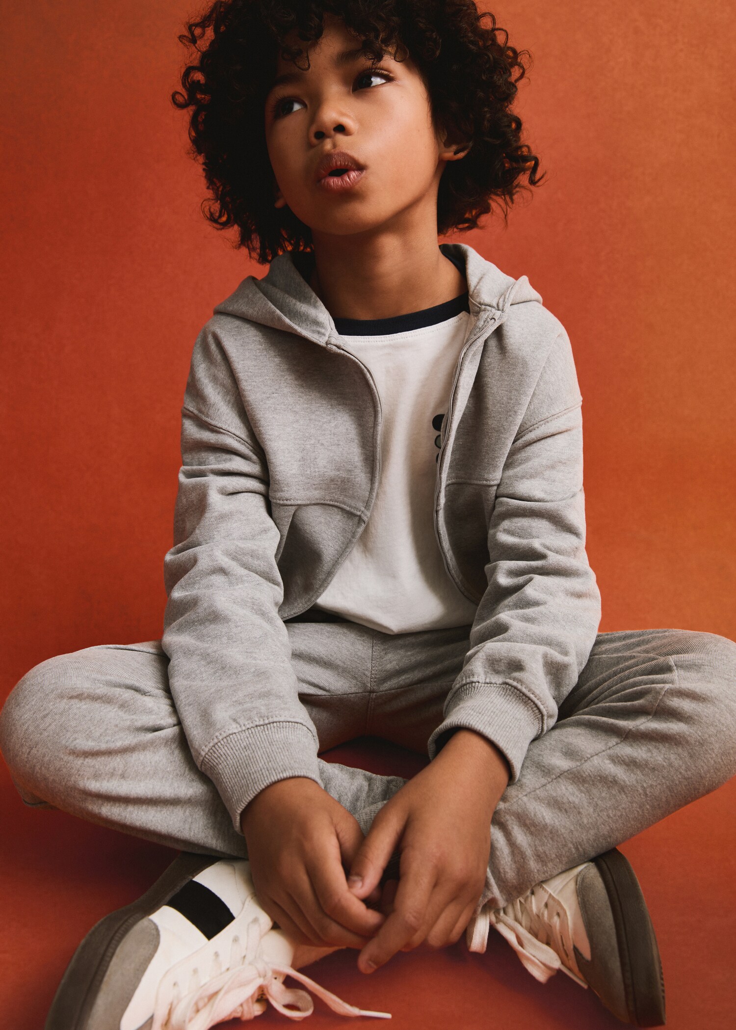 Sweat-shirt zippé à capuche - Détail de l'article 6