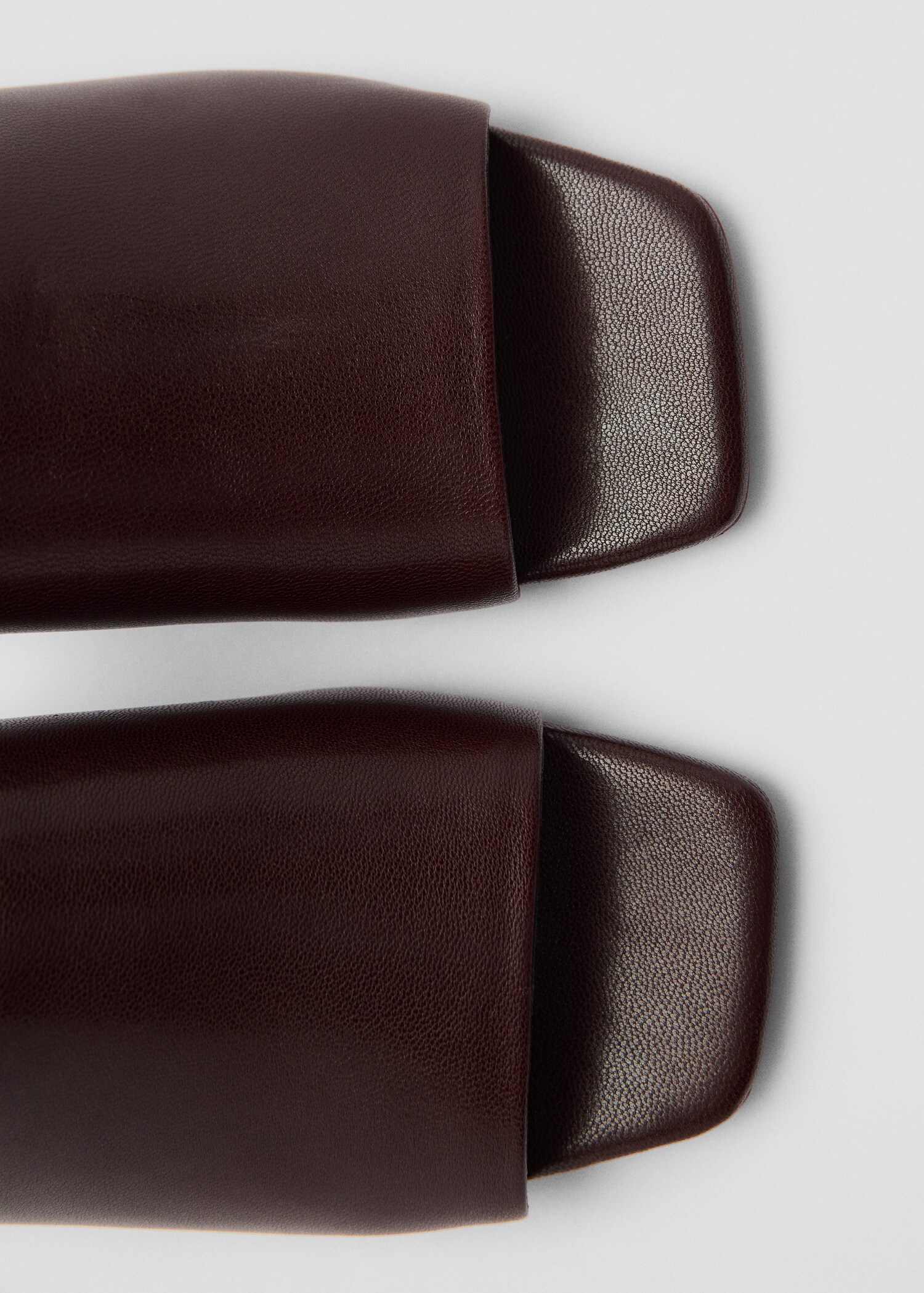 Kitten-heel leather sandal - Details of the article 2