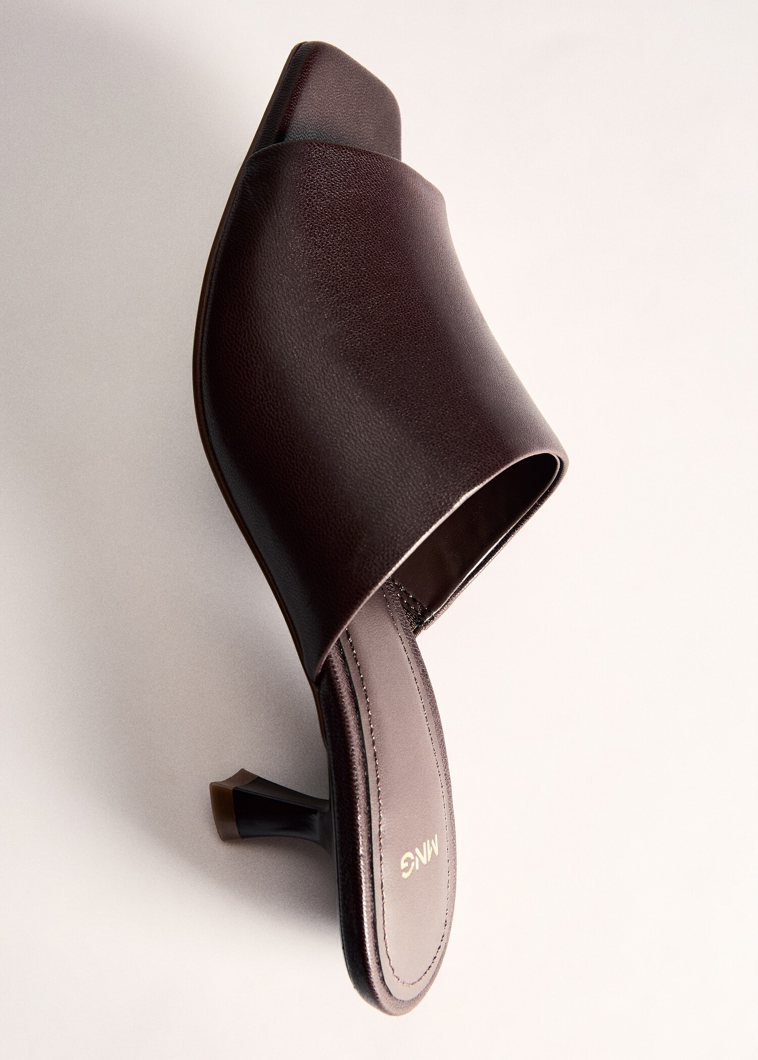Kitten-heel leather sandal - Details of the article 5