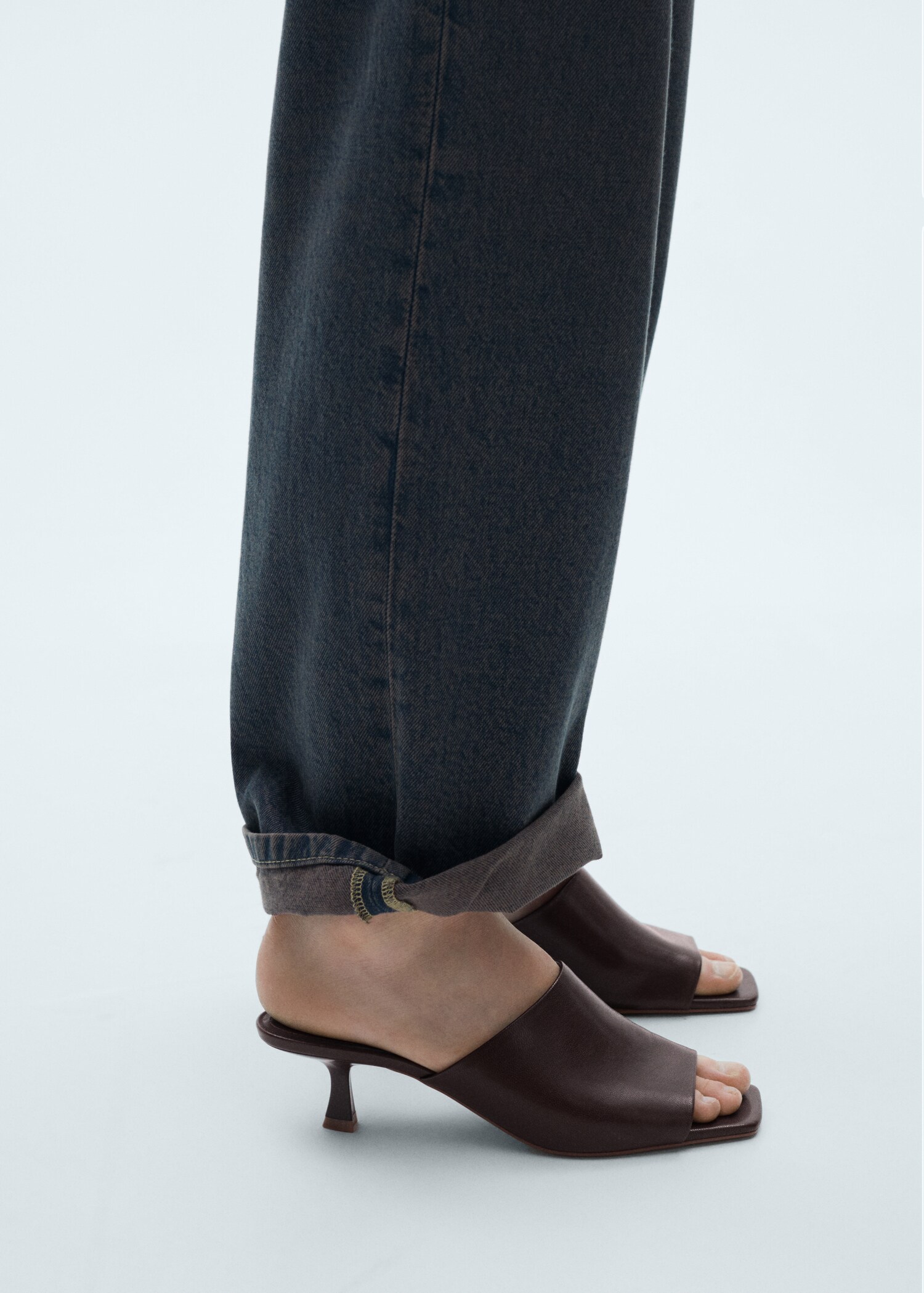 Kitten-heel leather sandal - Details of the article 9