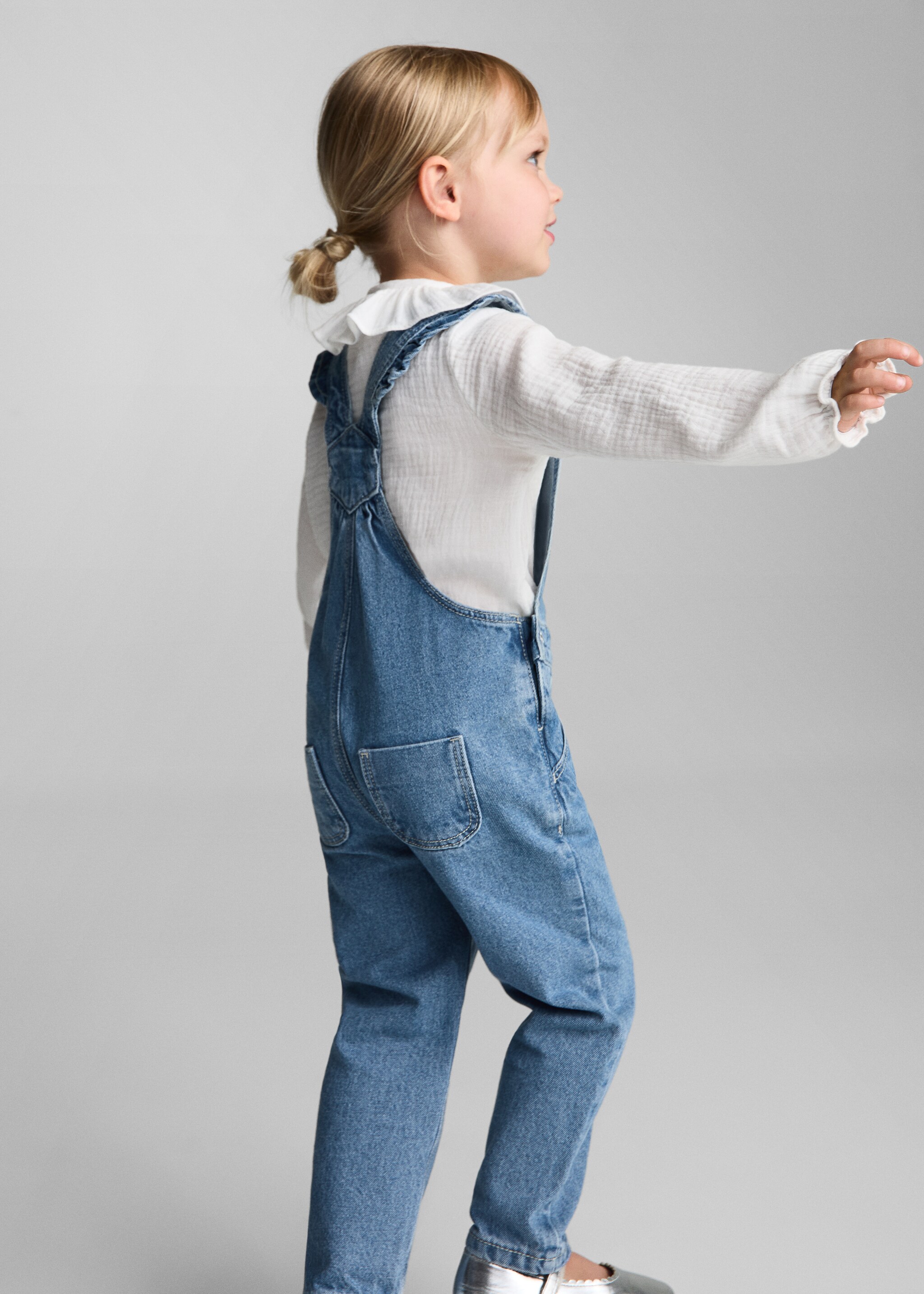 Frills denim dungarees - Reverse of the article