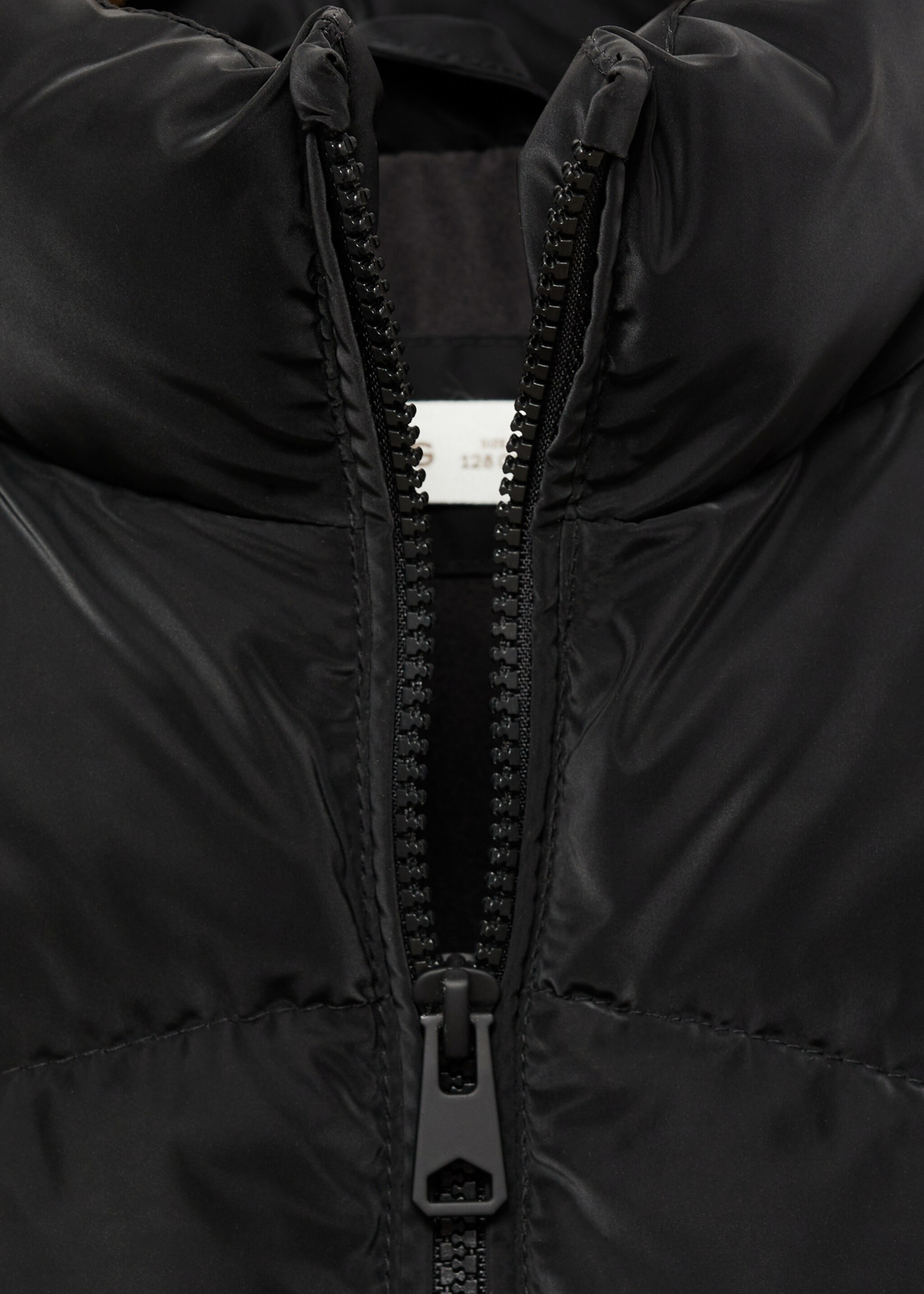 Quilted gilet - Details of the article 8