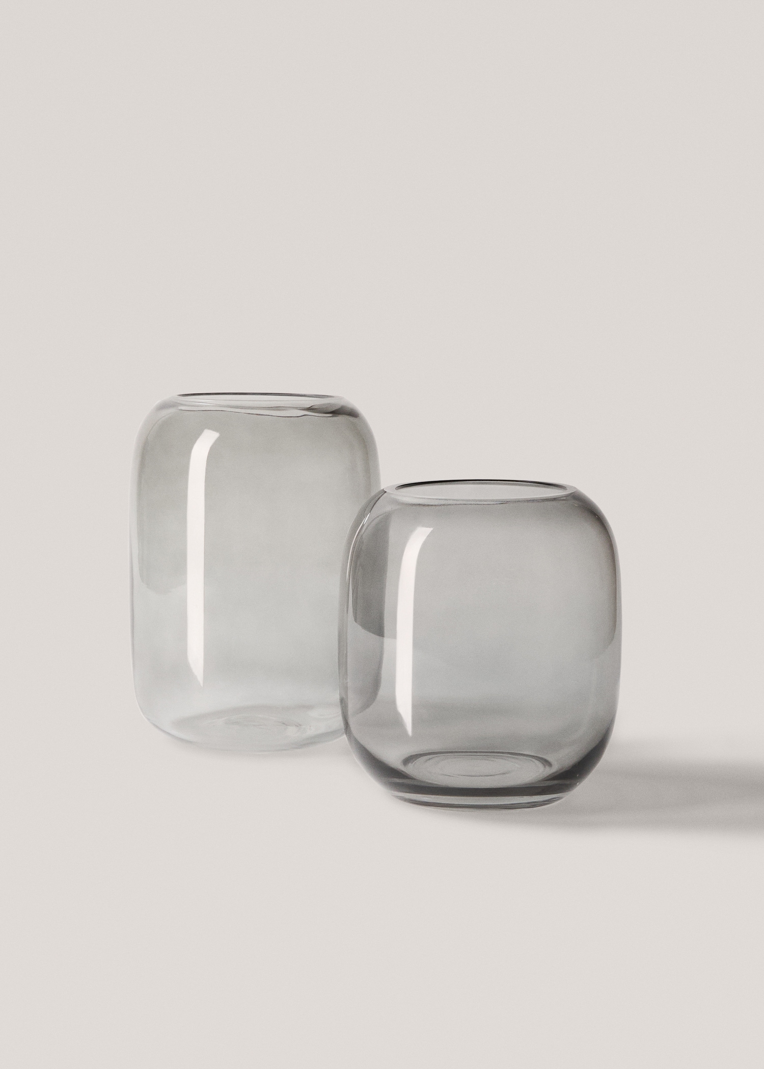 Grey glass vase 15.5x22cm - Details of the article 3