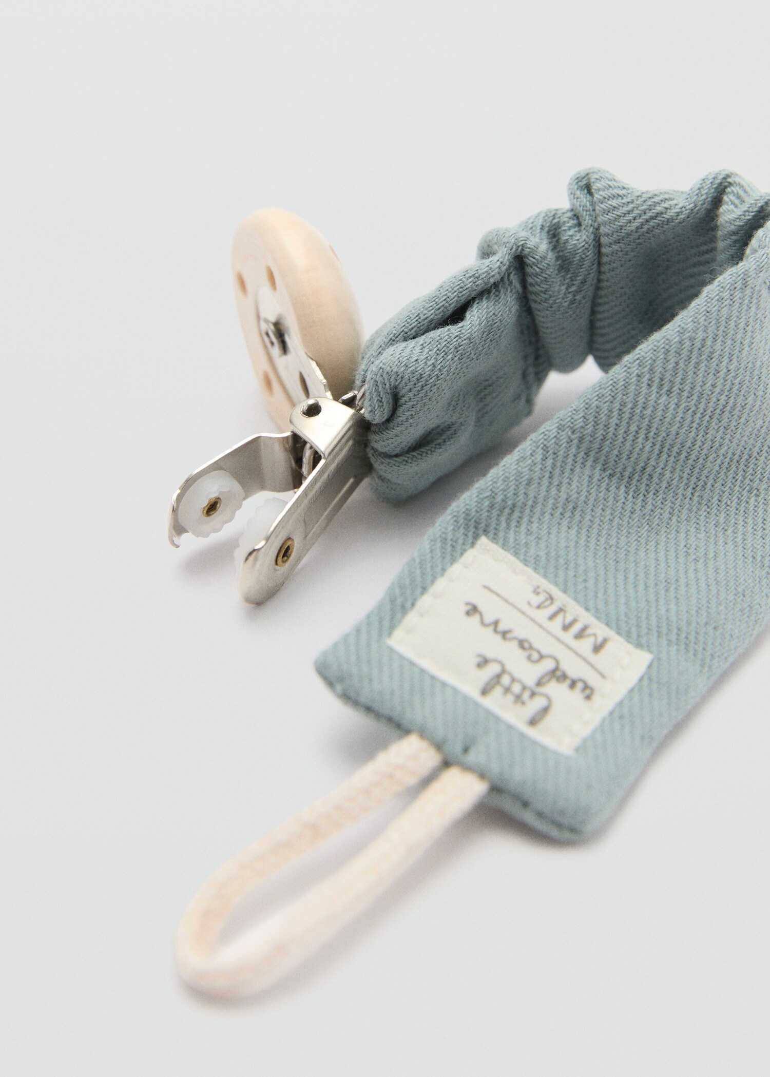Attache-tétine broche - Plan moyen