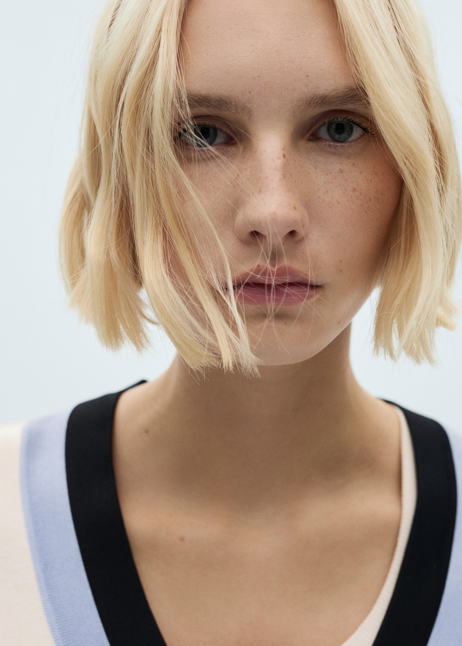 Striped sweater detail - Details of the article 1