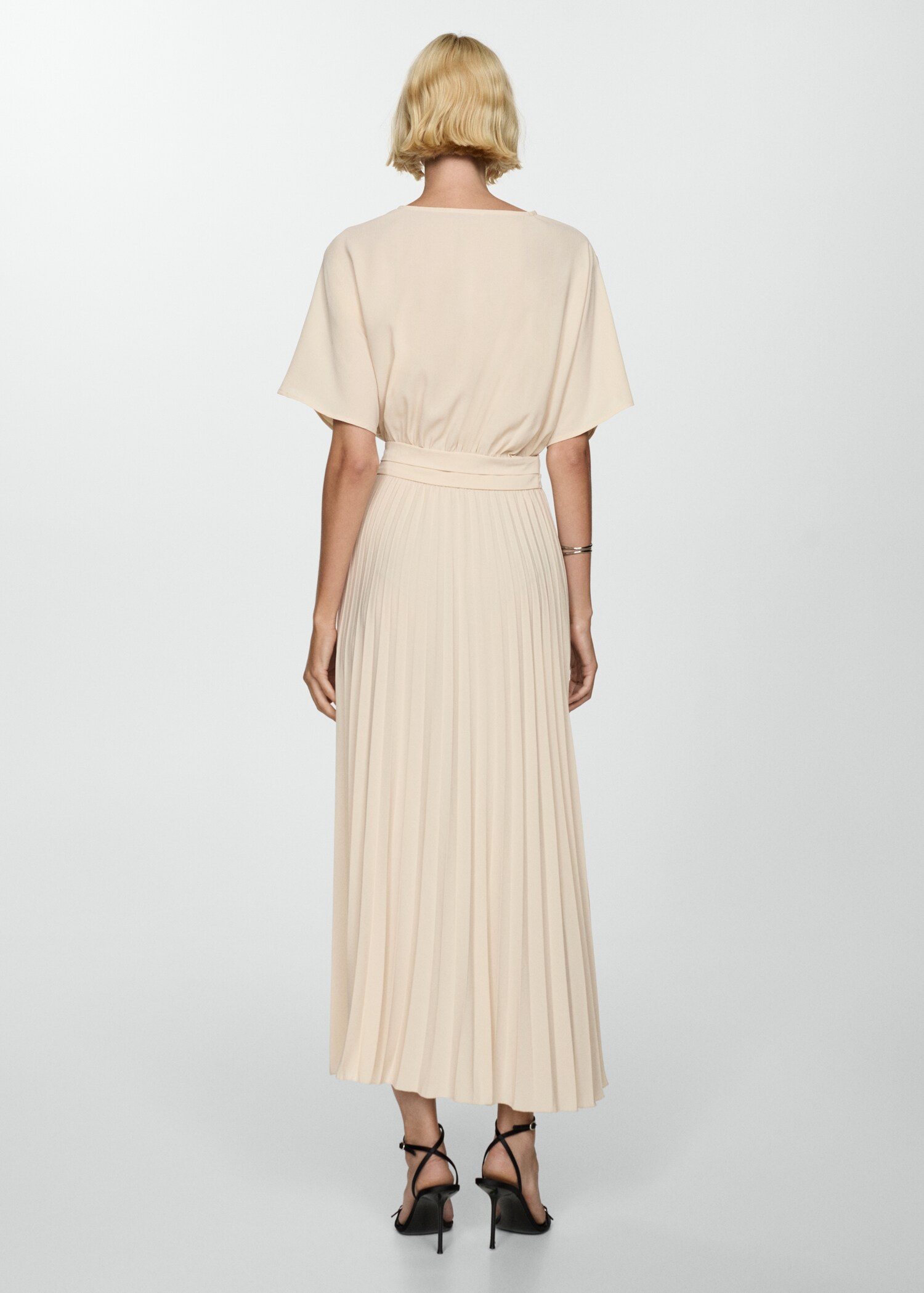 Pleated A-line dress - Reverse of the article
