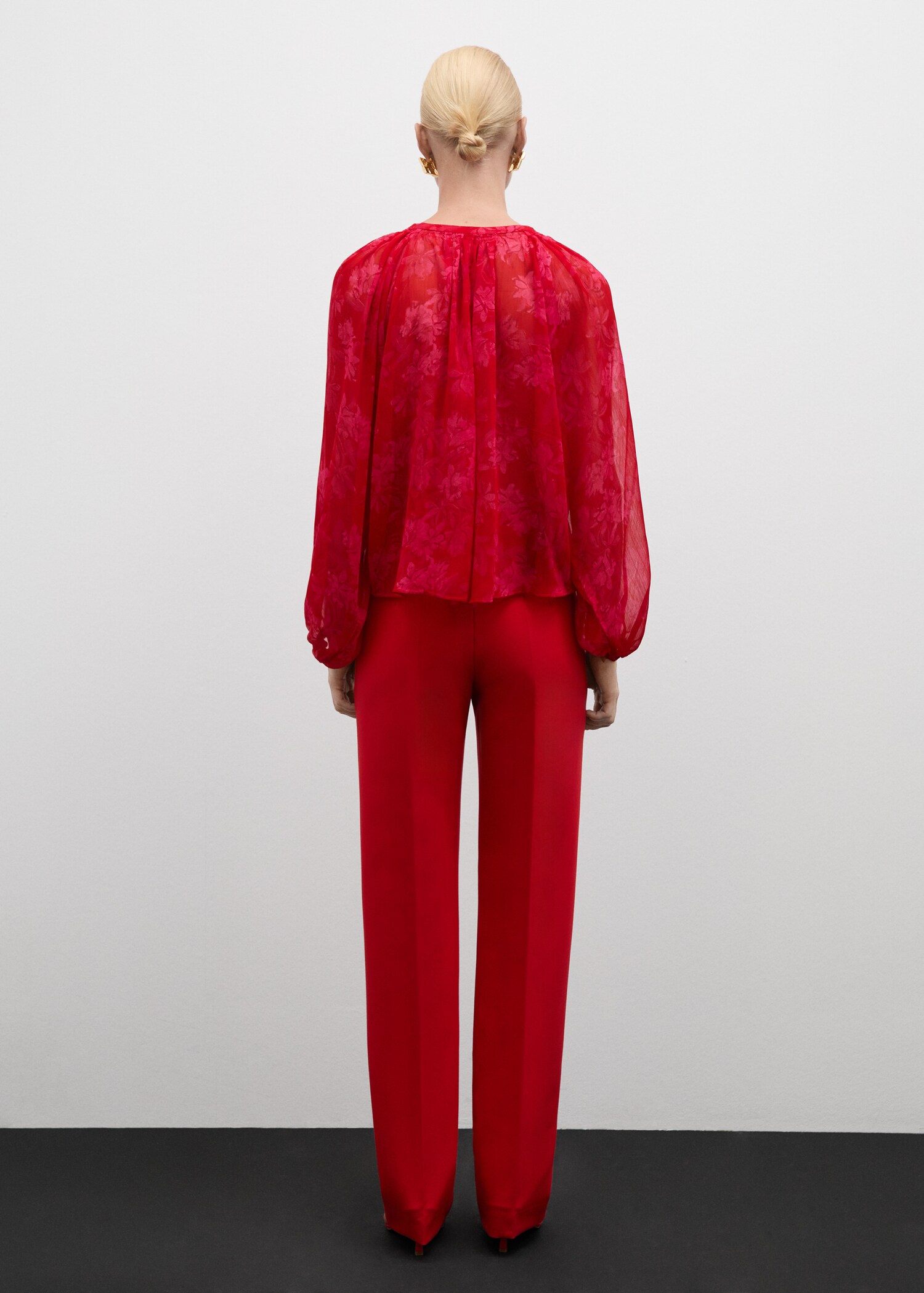 Blouse semi-transparente en imprimé fleuri - Verso de l’article