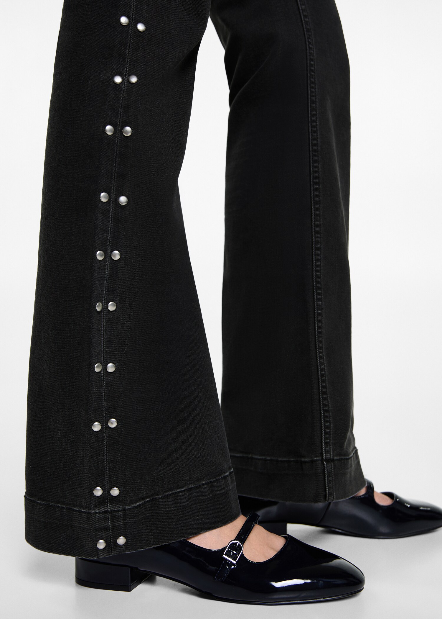 Flared jeans with studs - Details of the article 6